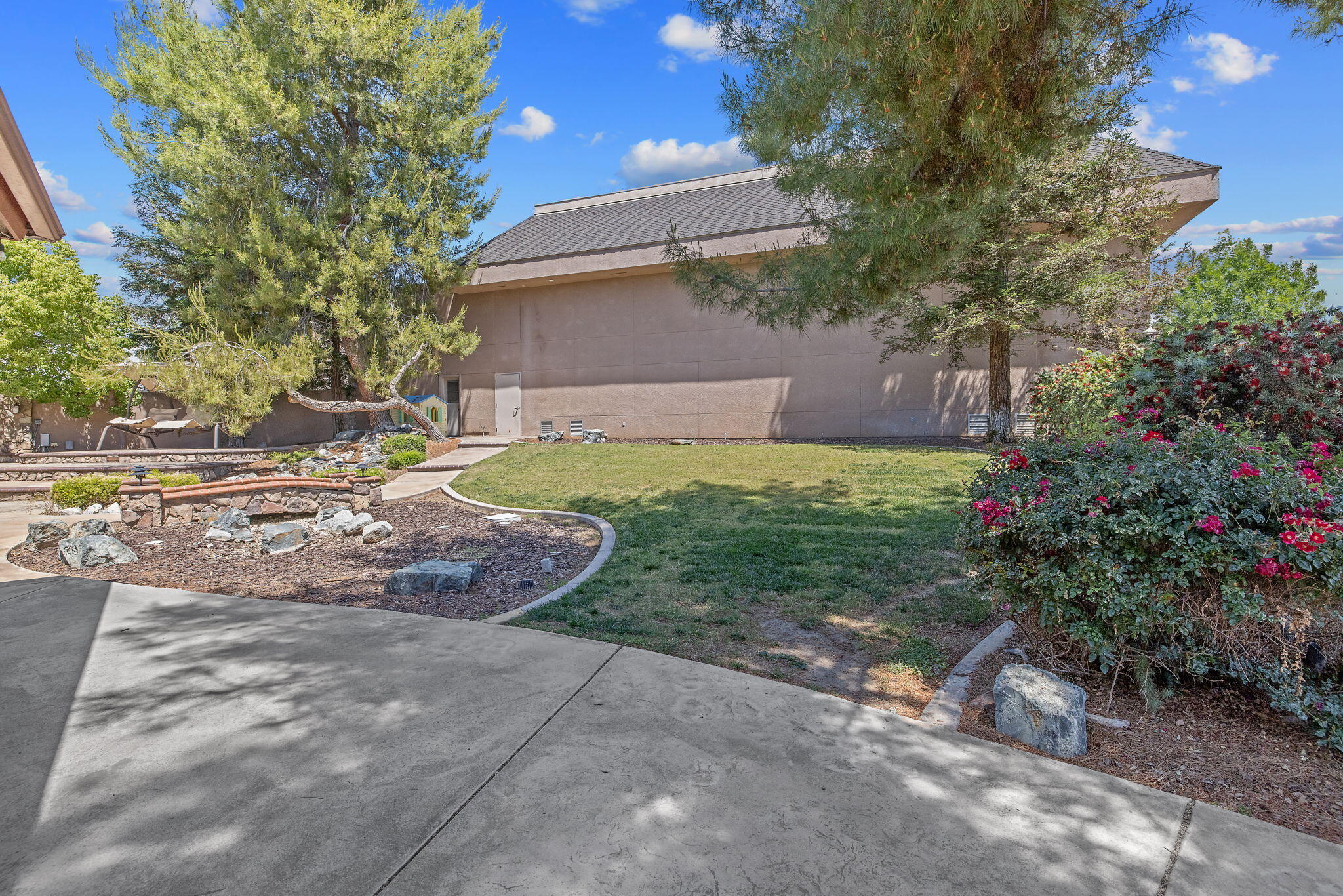 31902 Country Club Dr, Porterville, CA 93257