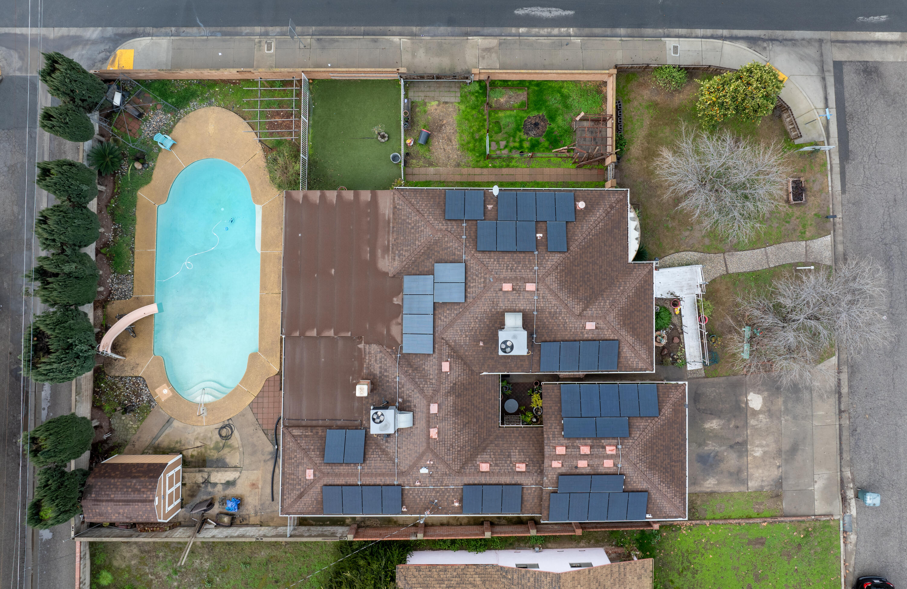 1683 E Cheryl Ln, Tulare, CA 93274