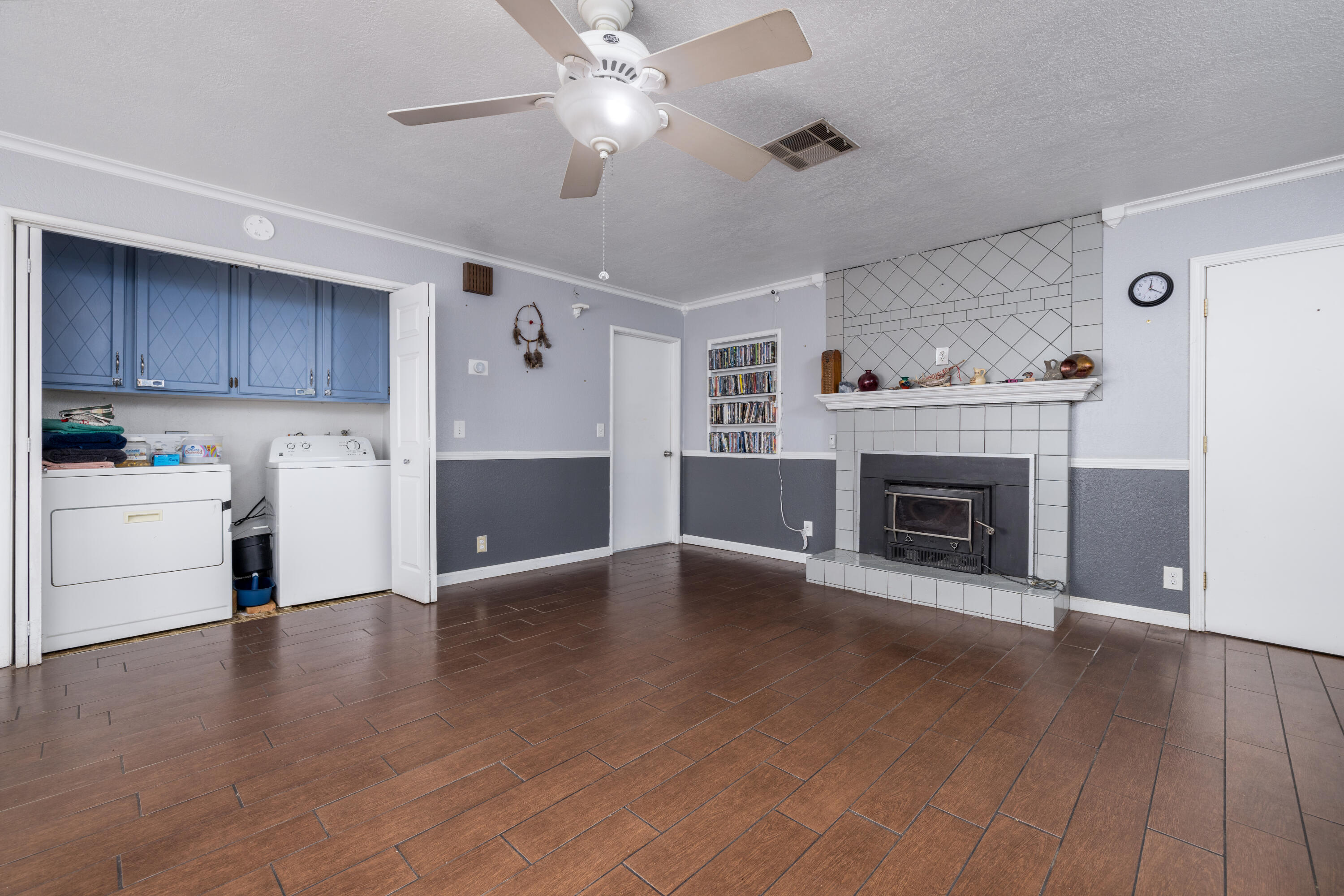 1683 E Cheryl Ln, Tulare, CA 93274