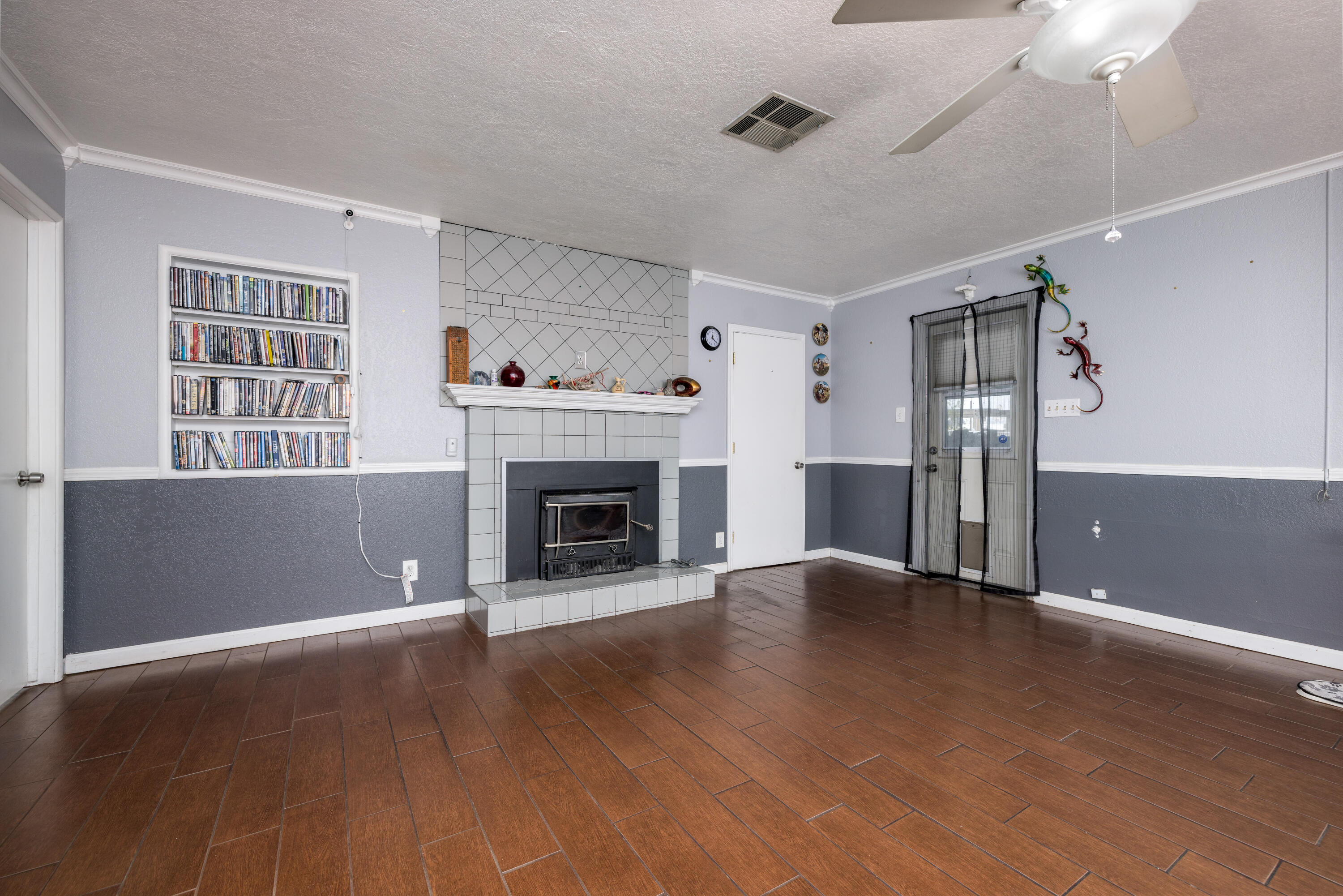 1683 E Cheryl Ln, Tulare, CA 93274