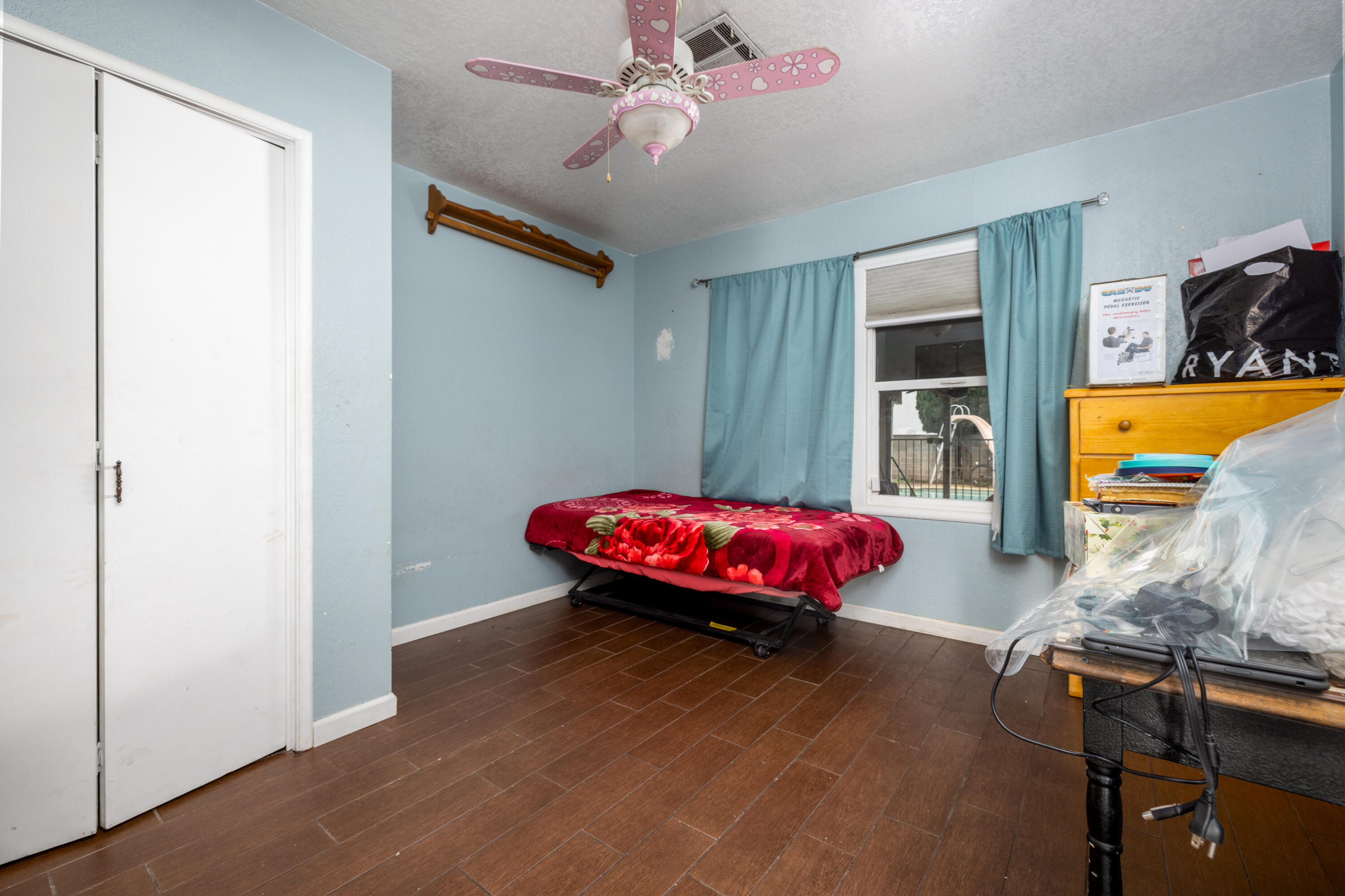 1683 E Cheryl Ln, Tulare, CA 93274