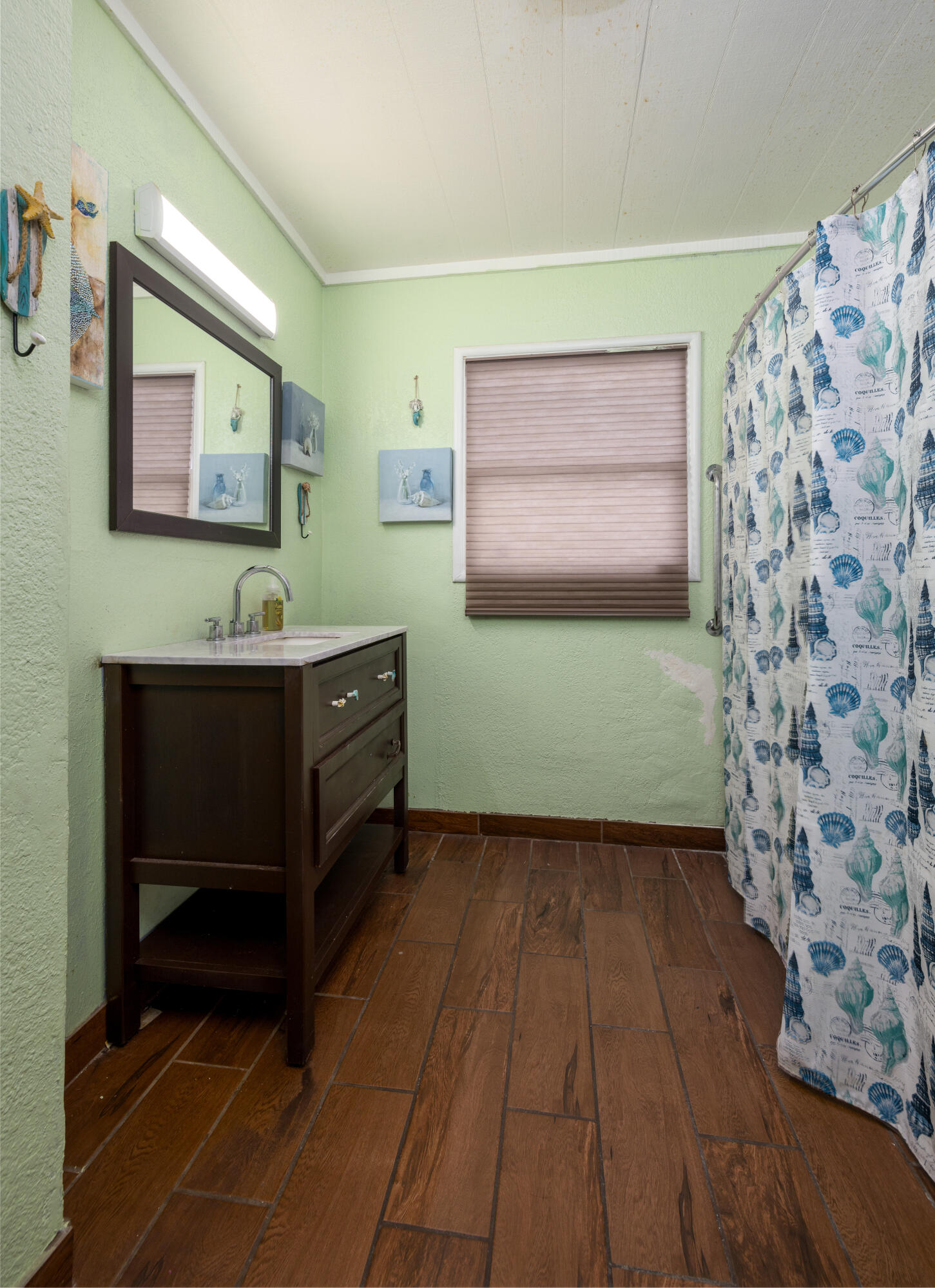 1683 E Cheryl Ln, Tulare, CA 93274