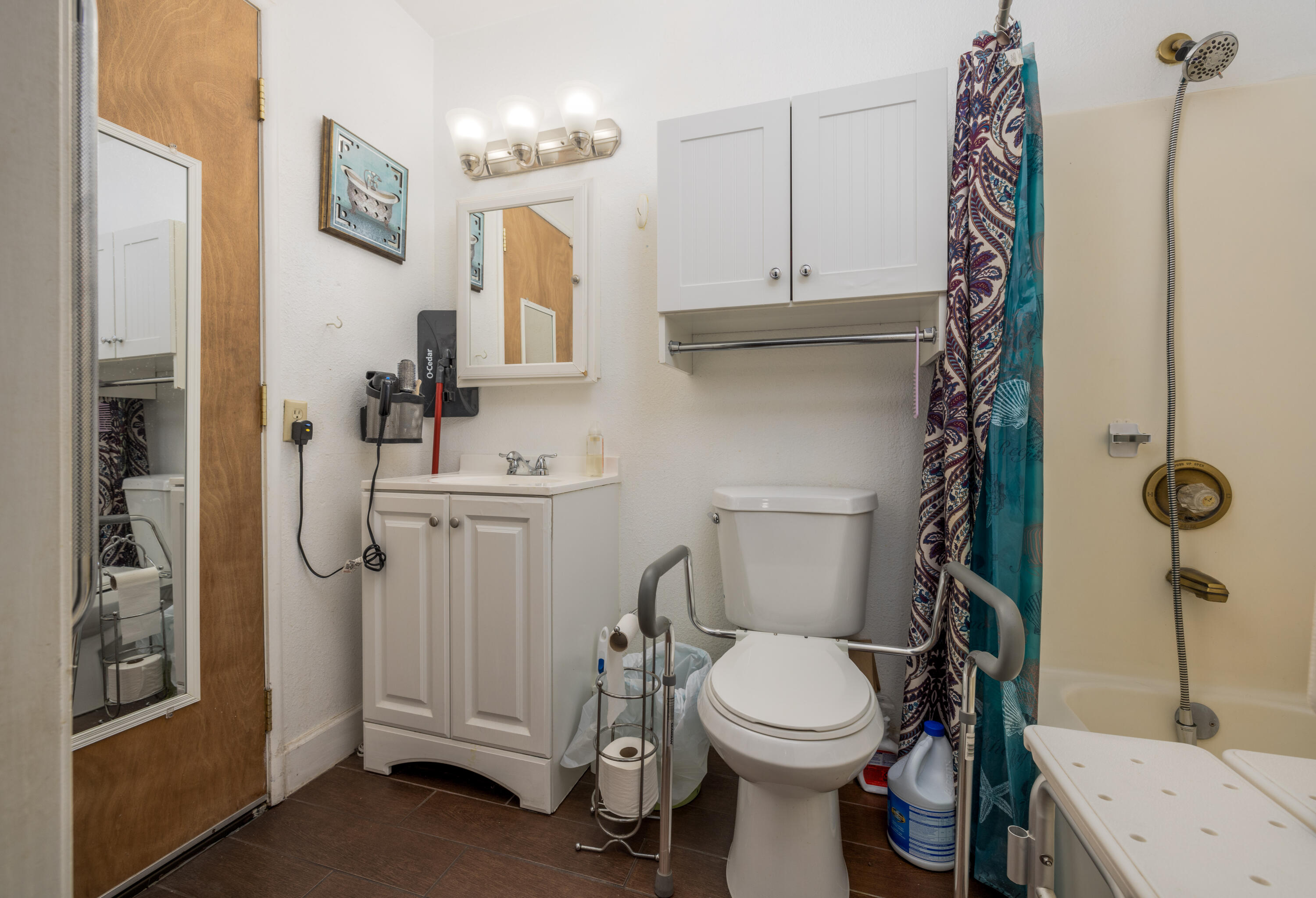 1683 E Cheryl Ln, Tulare, CA 93274