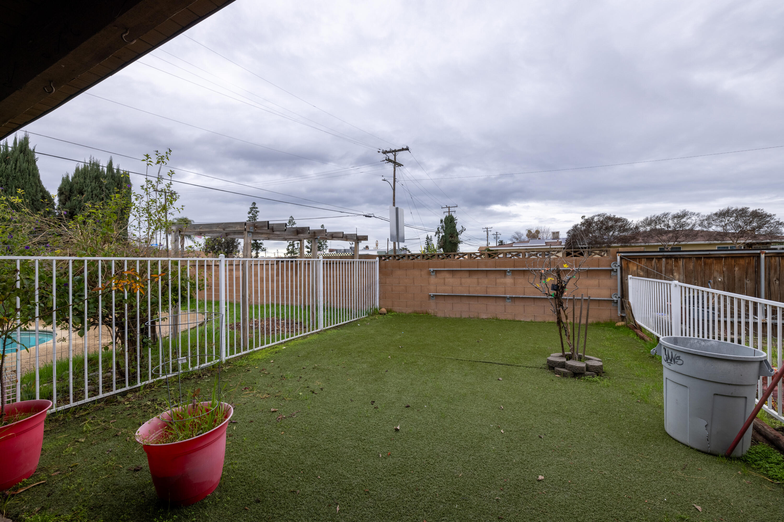 1683 E Cheryl Ln, Tulare, CA 93274