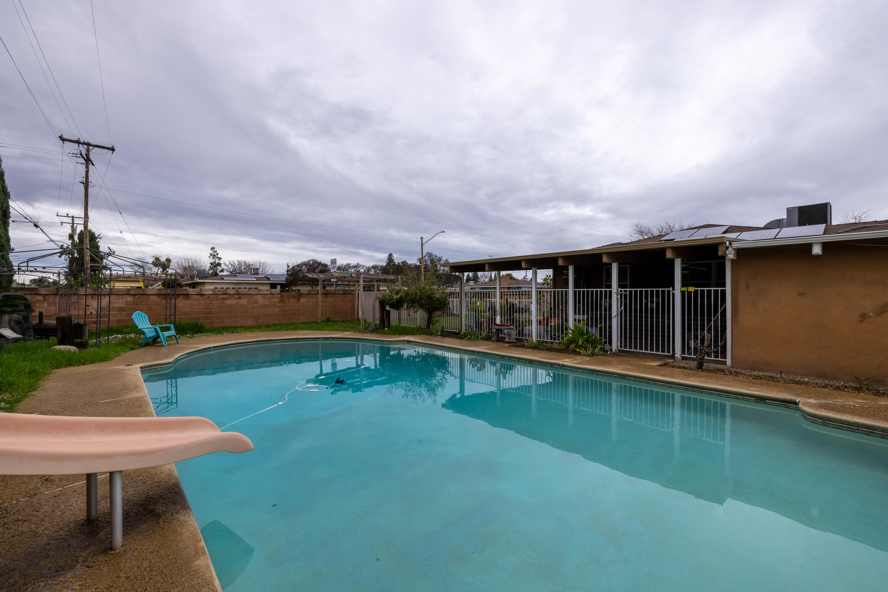 1683 E Cheryl Ln, Tulare, CA 93274