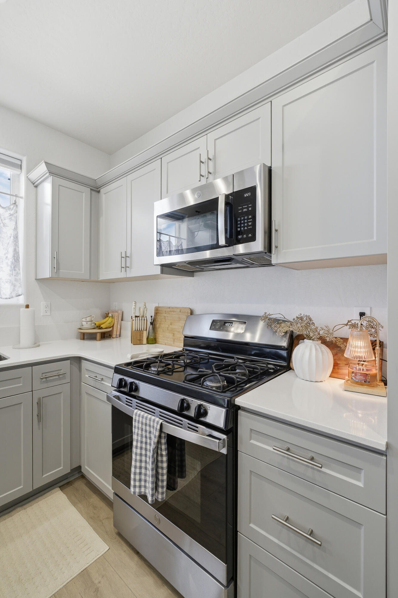 1202 W Prescott Ave, Visalia, CA 93291