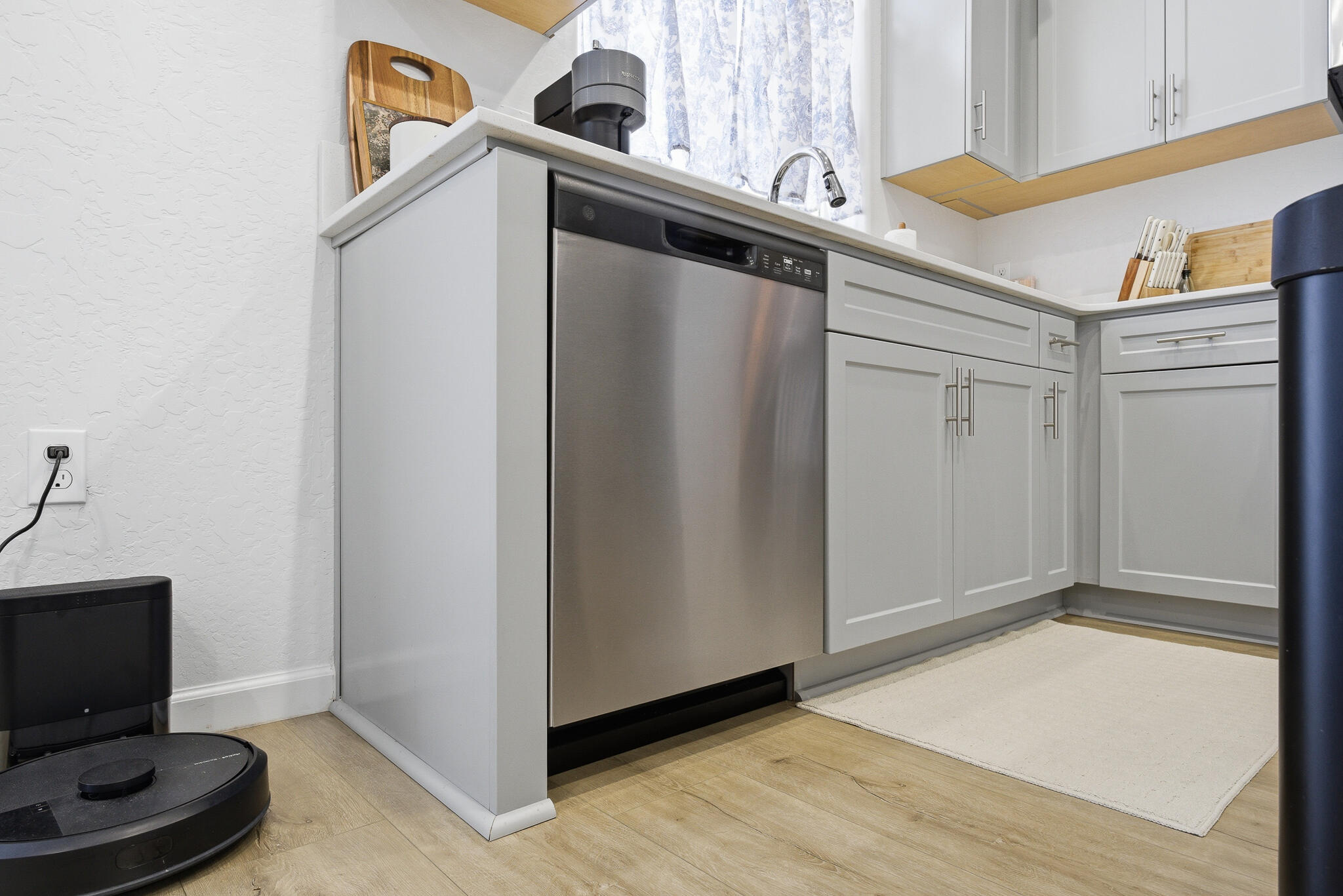 1202 W Prescott Ave, Visalia, CA 93291