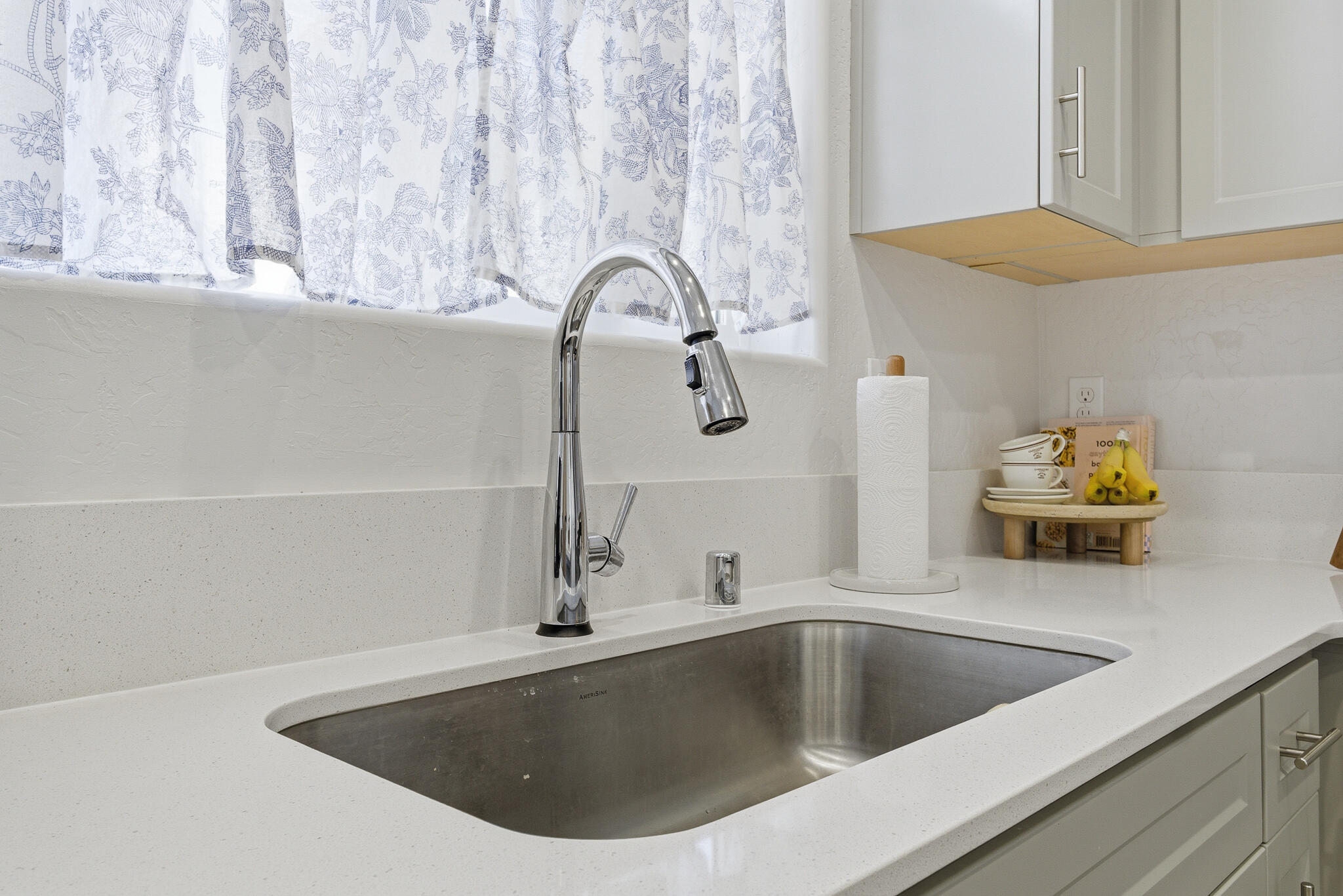 1202 W Prescott Ave, Visalia, CA 93291