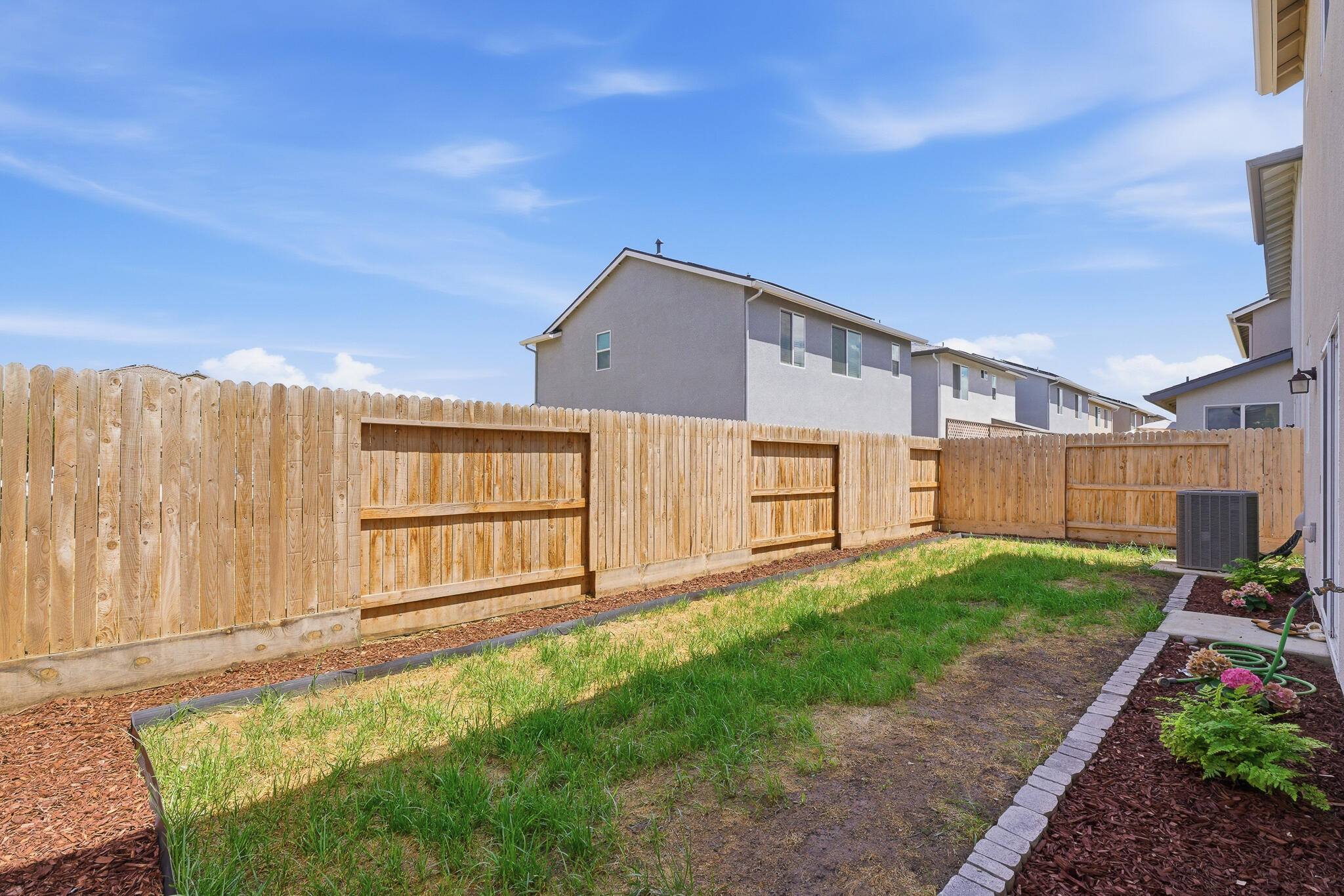 1202 W Prescott Ave, Visalia, CA 93291