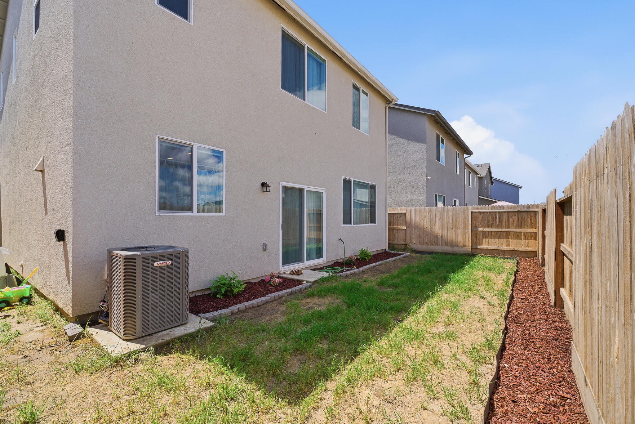 1202 W Prescott Ave, Visalia, CA 93291