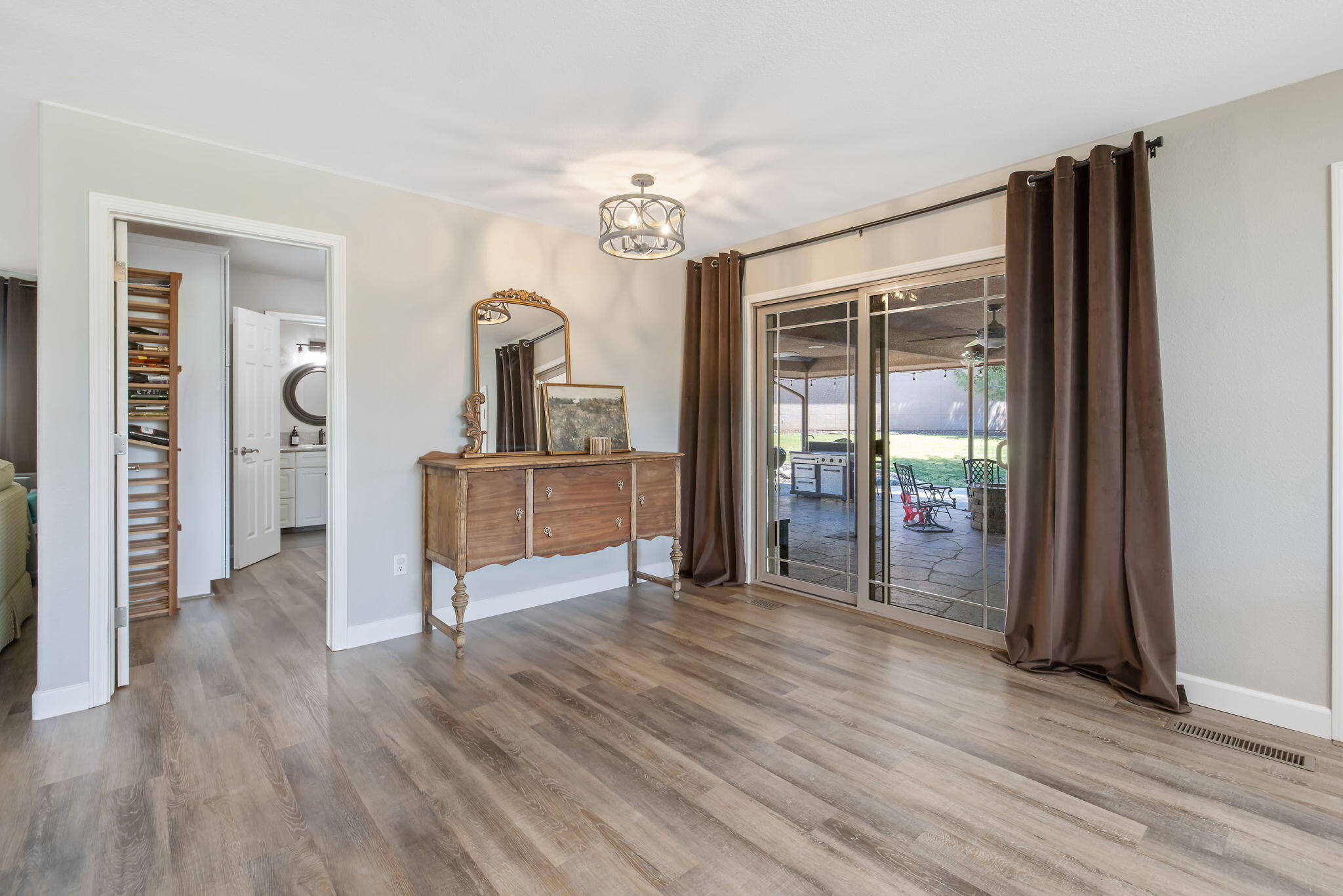 31862 Country Club Dr, Porterville, CA 93257