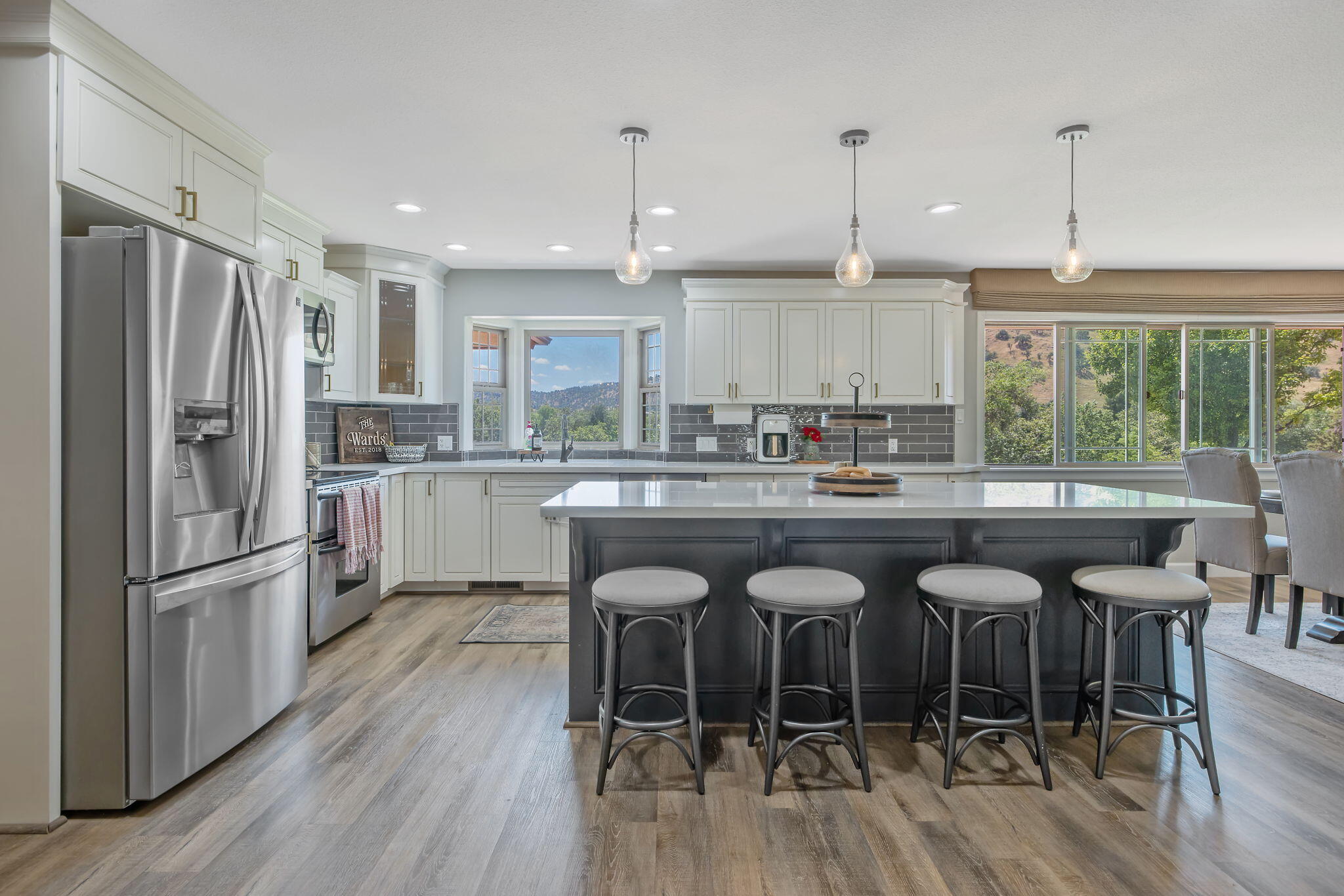 31862 Country Club Dr, Porterville, CA 93257