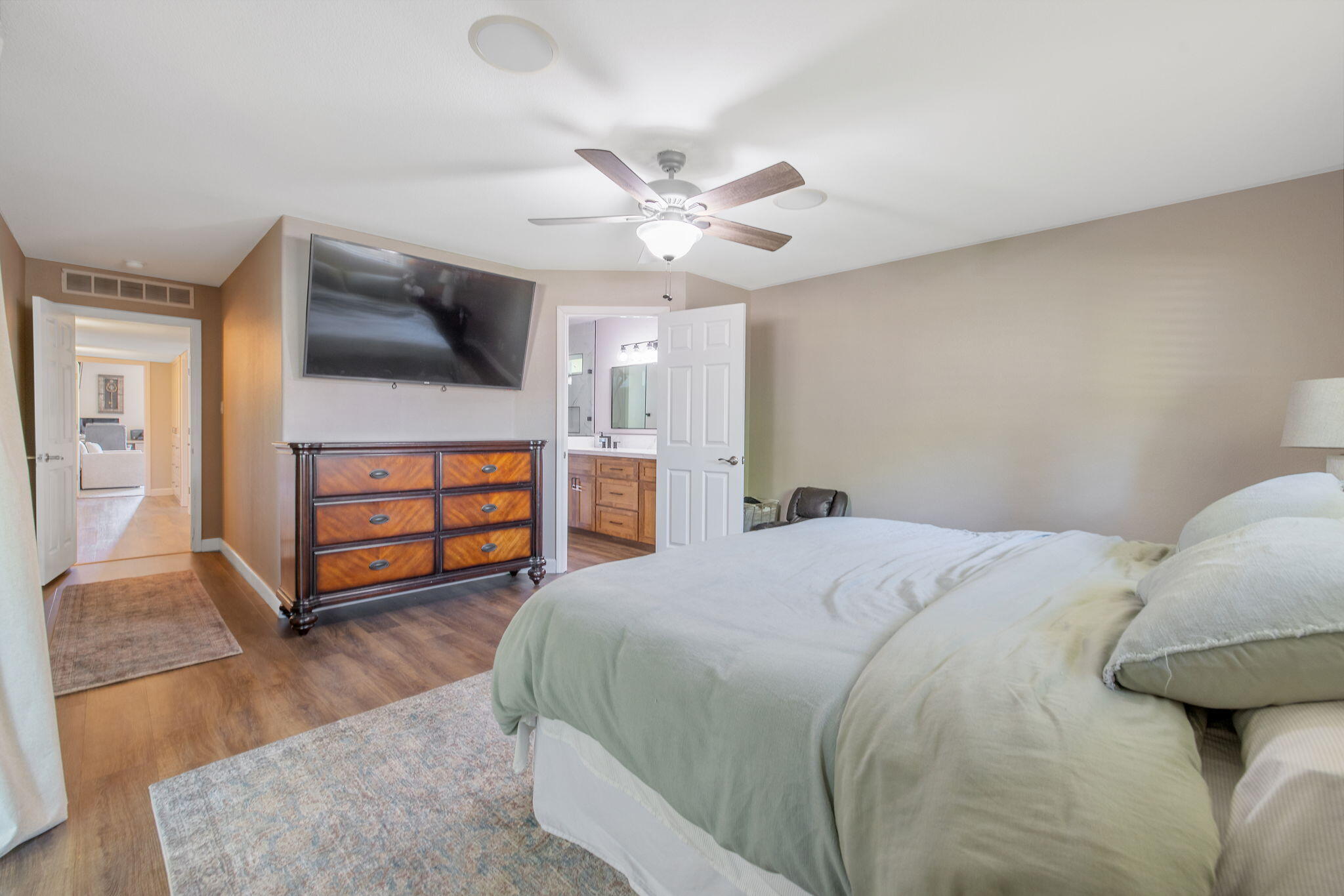 31862 Country Club Dr, Porterville, CA 93257