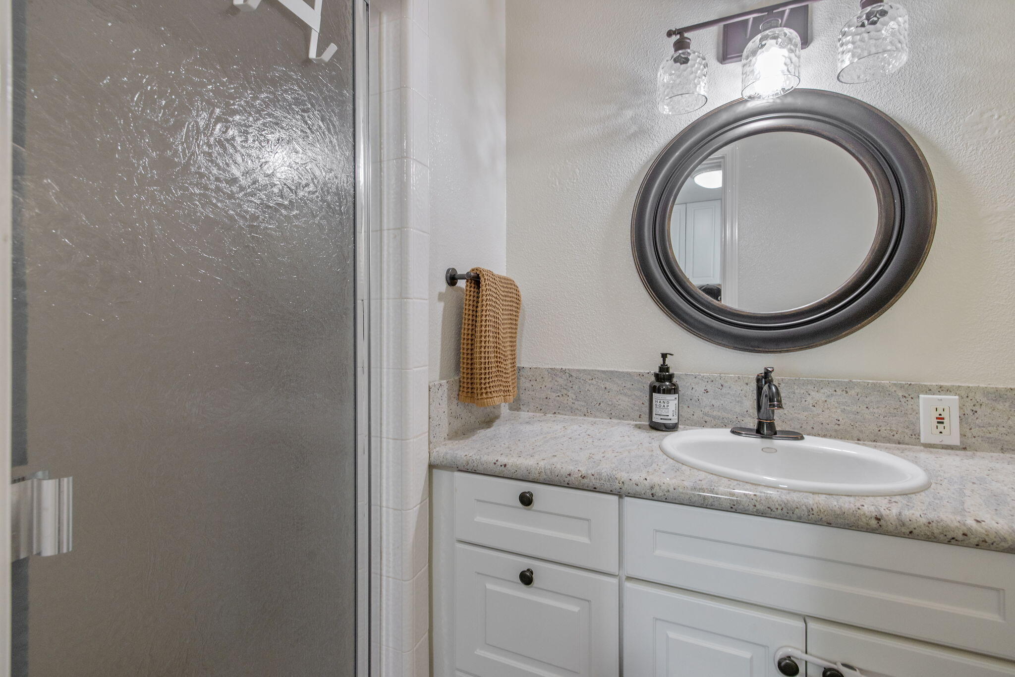 31862 Country Club Dr, Porterville, CA 93257