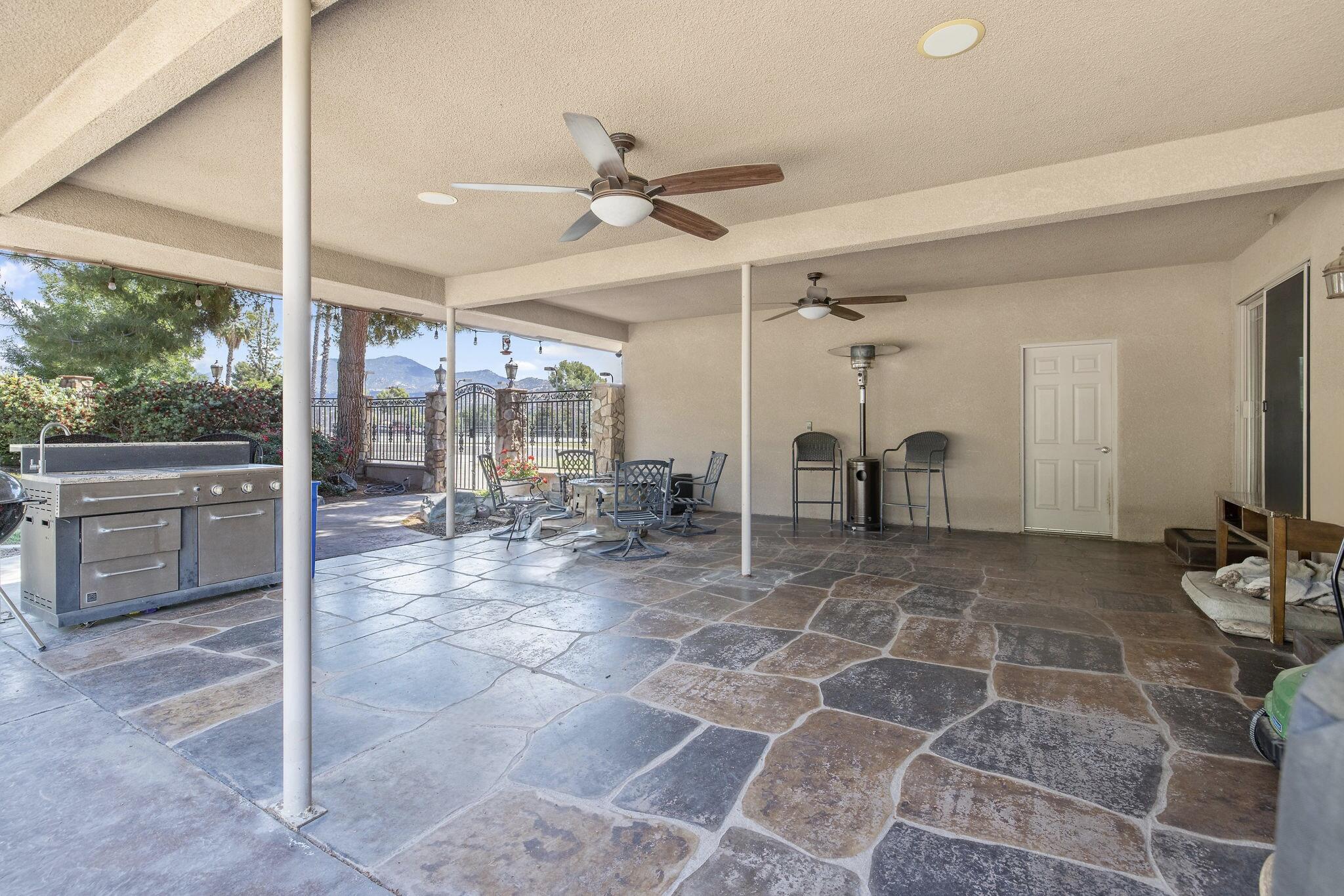 31862 Country Club Dr, Porterville, CA 93257