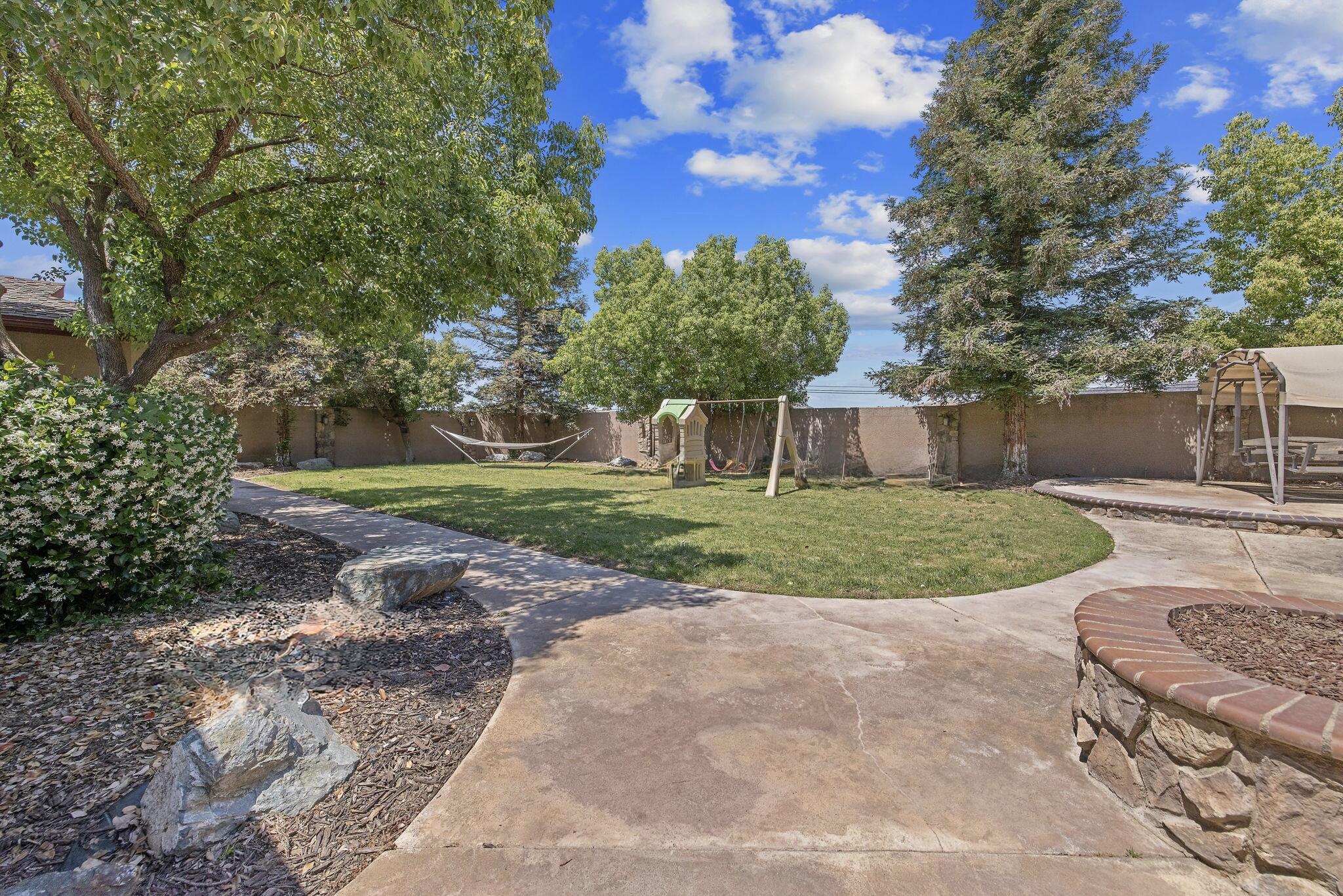 31862 Country Club Dr, Porterville, CA 93257