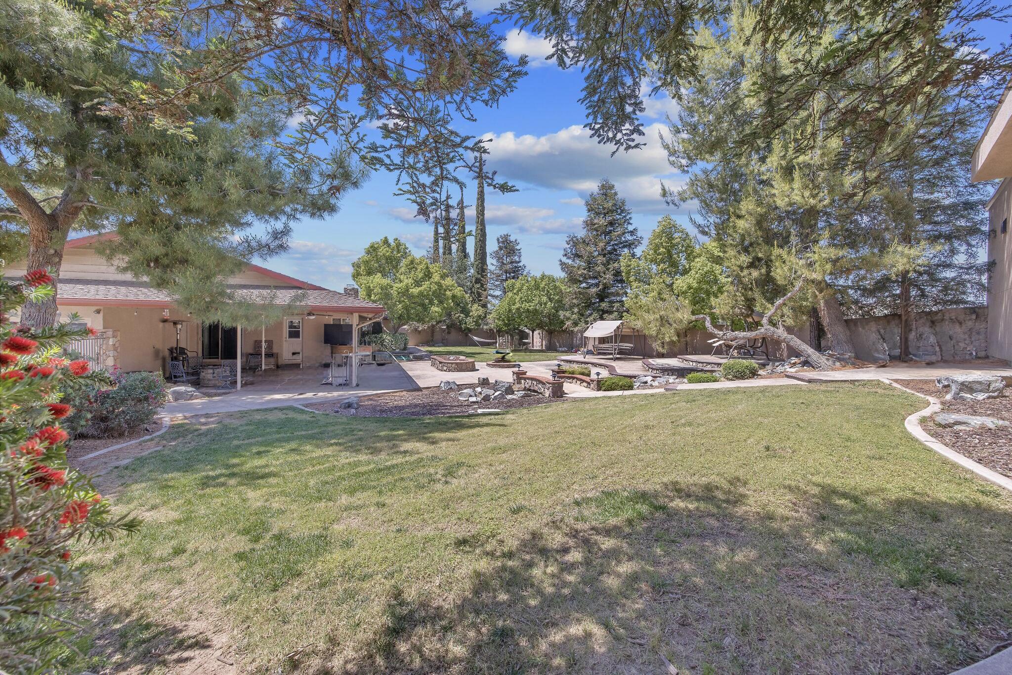 31862 Country Club Dr, Porterville, CA 93257