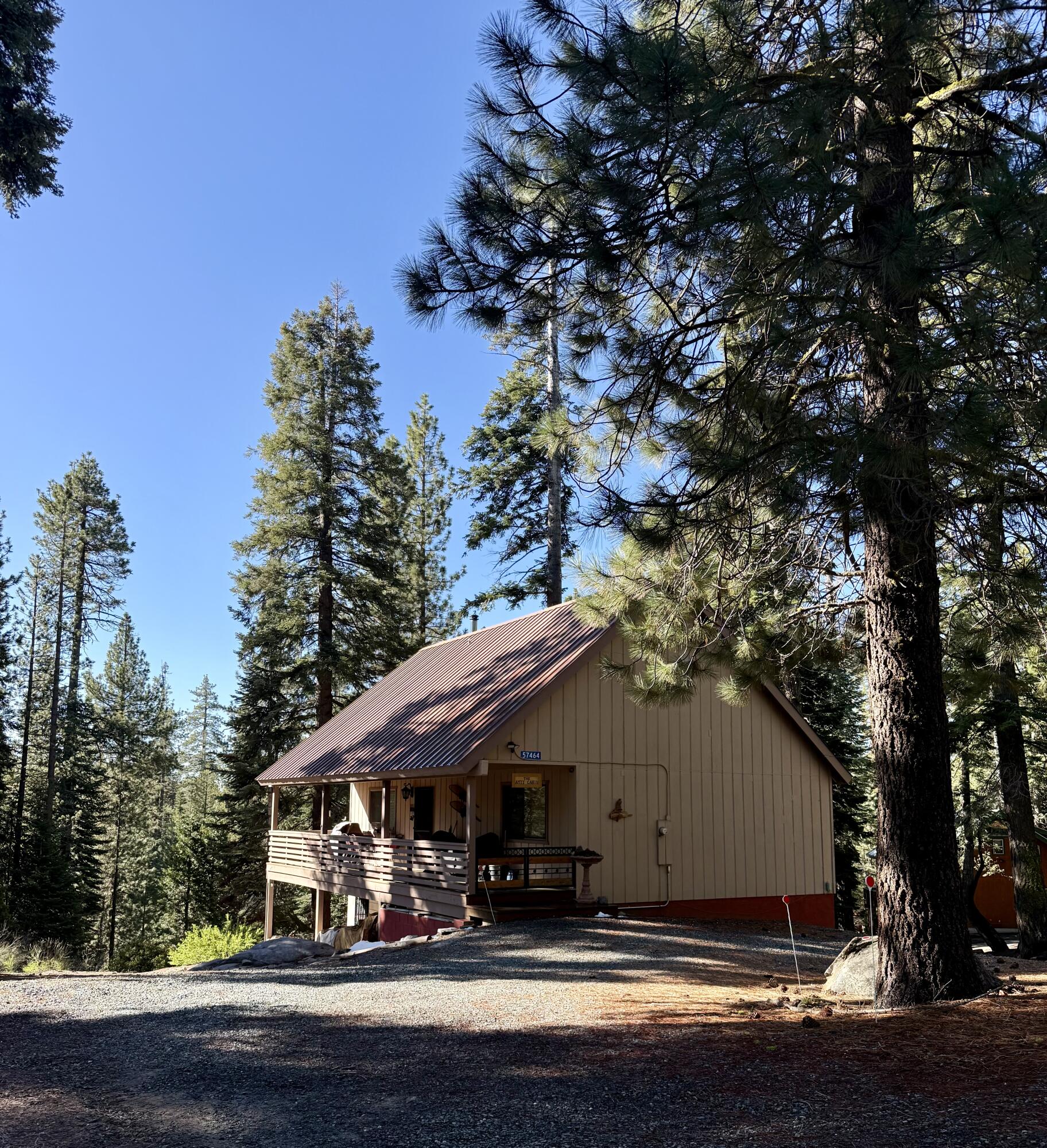 57464 Crest Dr, Springville, CA 93265