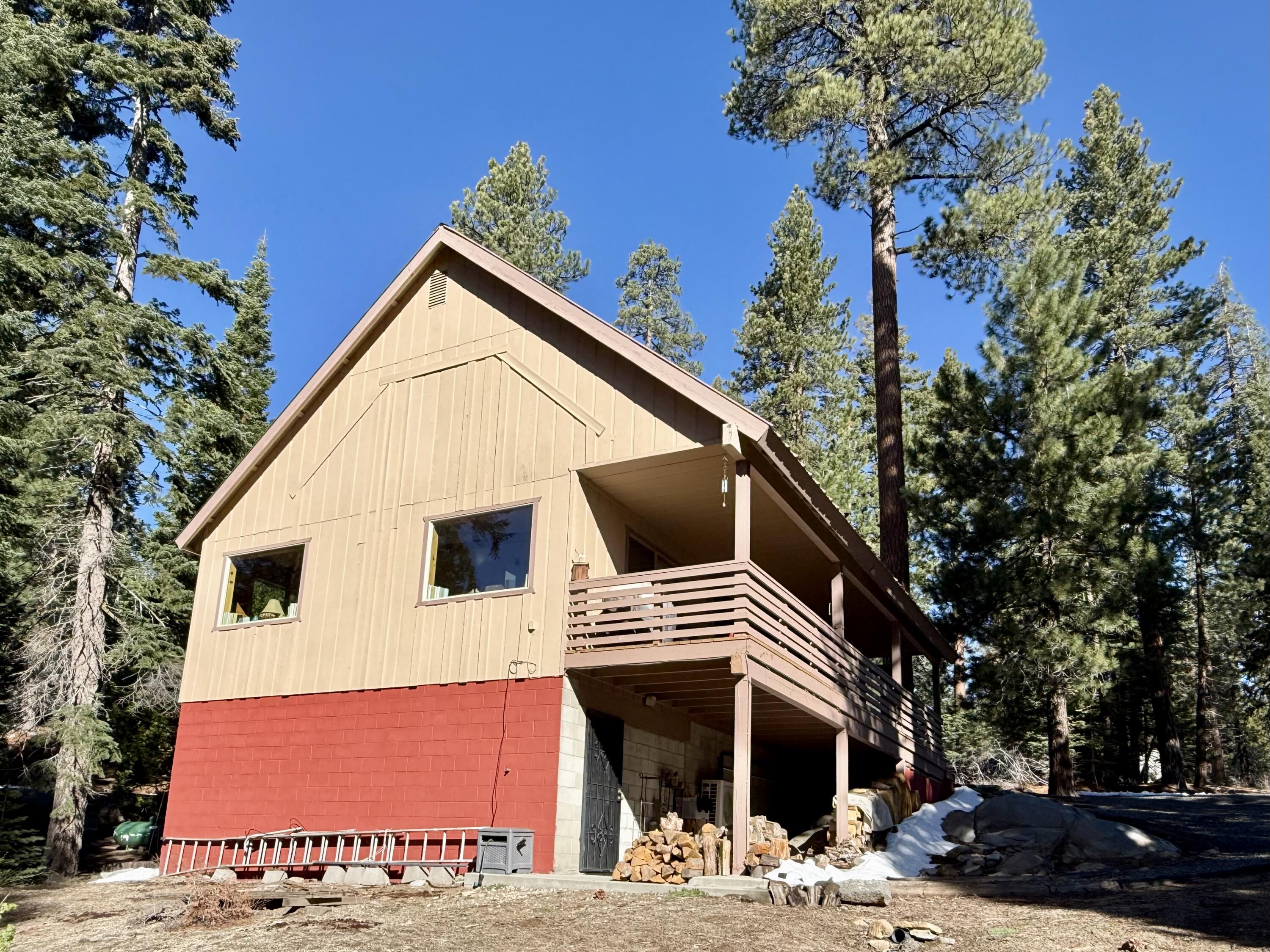 57464 Crest Dr, Springville, CA 93265