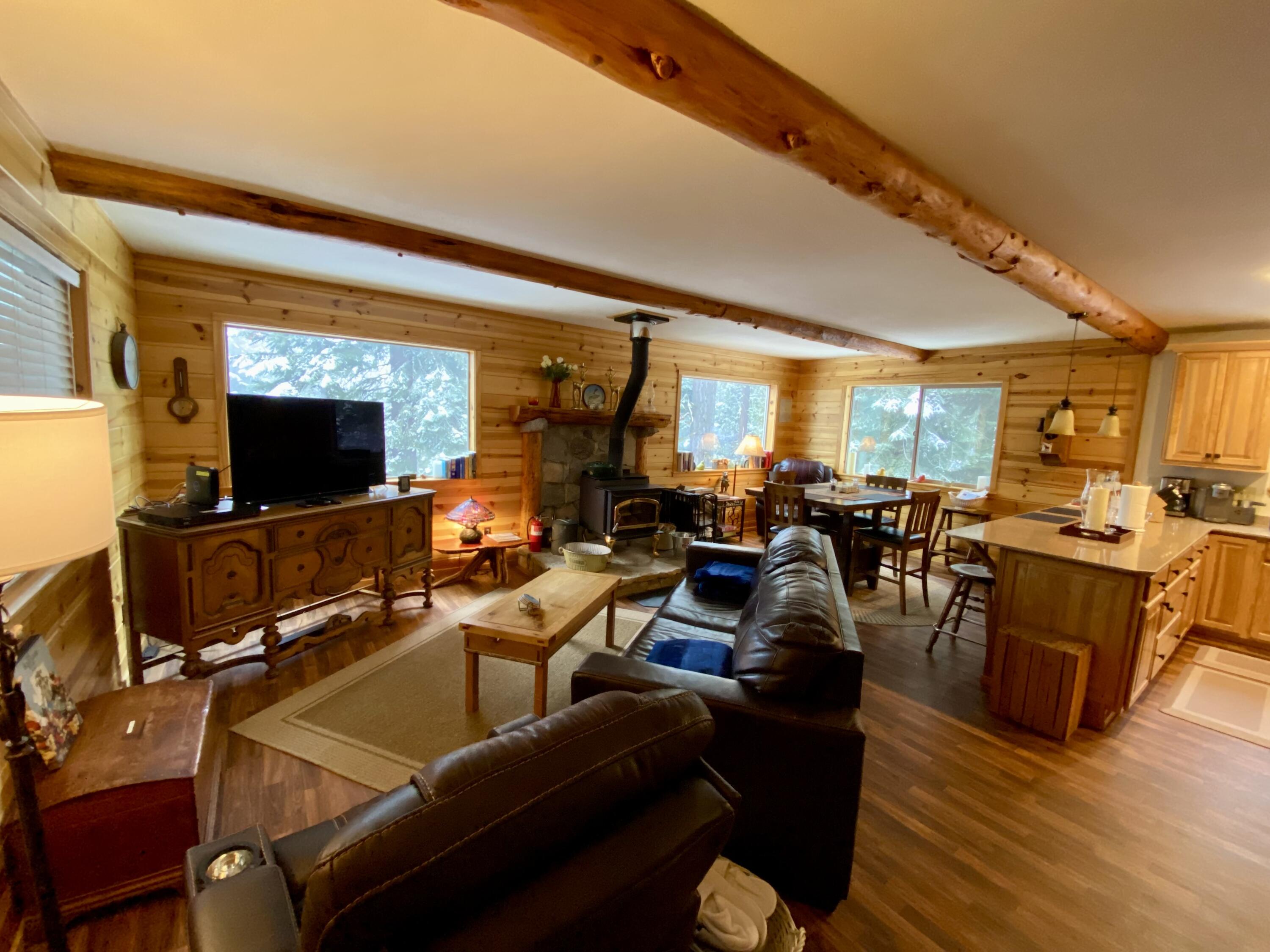 57464 Crest Dr, Springville, CA 93265