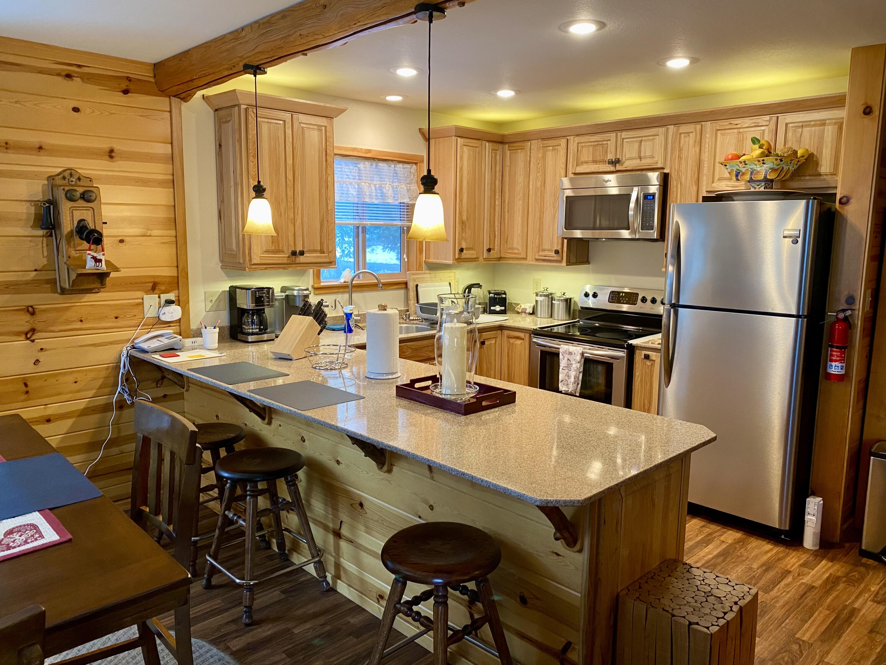 57464 Crest Dr, Springville, CA 93265