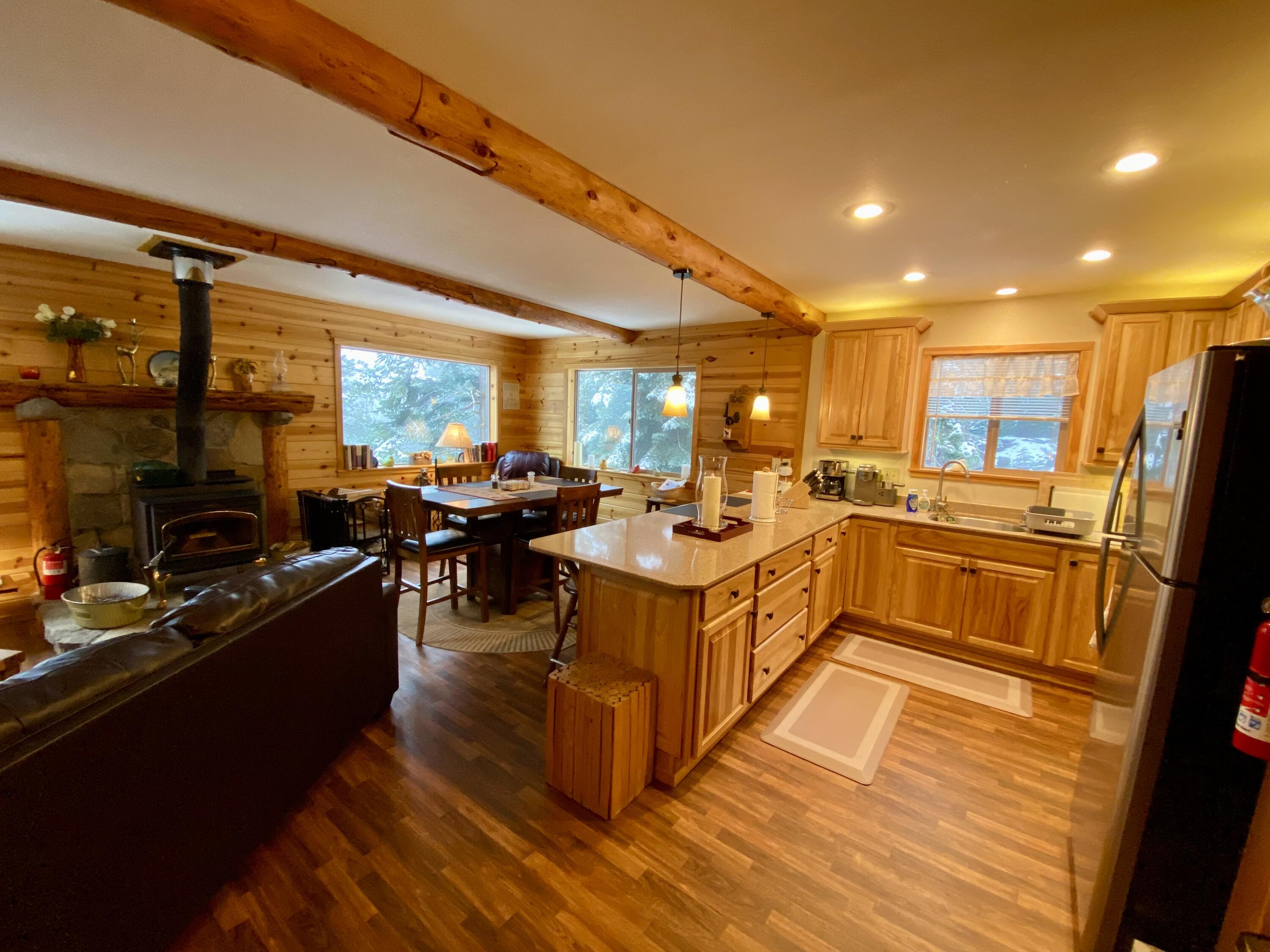 57464 Crest Dr, Springville, CA 93265