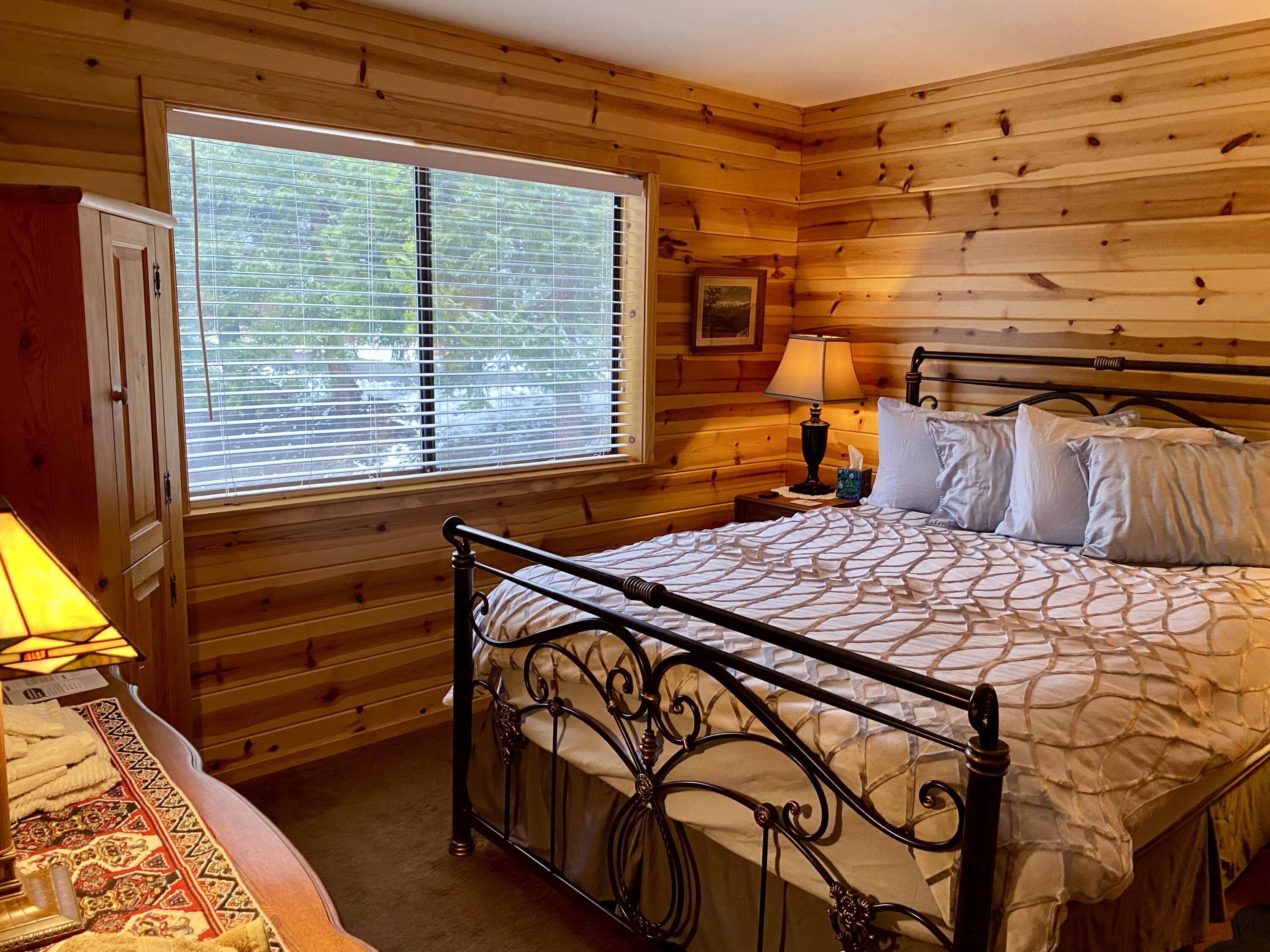 57464 Crest Dr, Springville, CA 93265