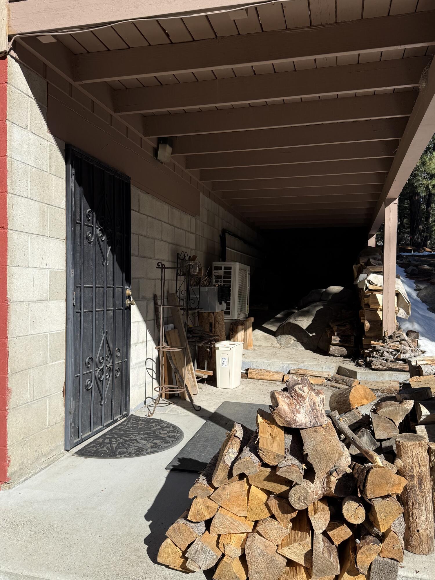 57464 Crest Dr, Springville, CA 93265