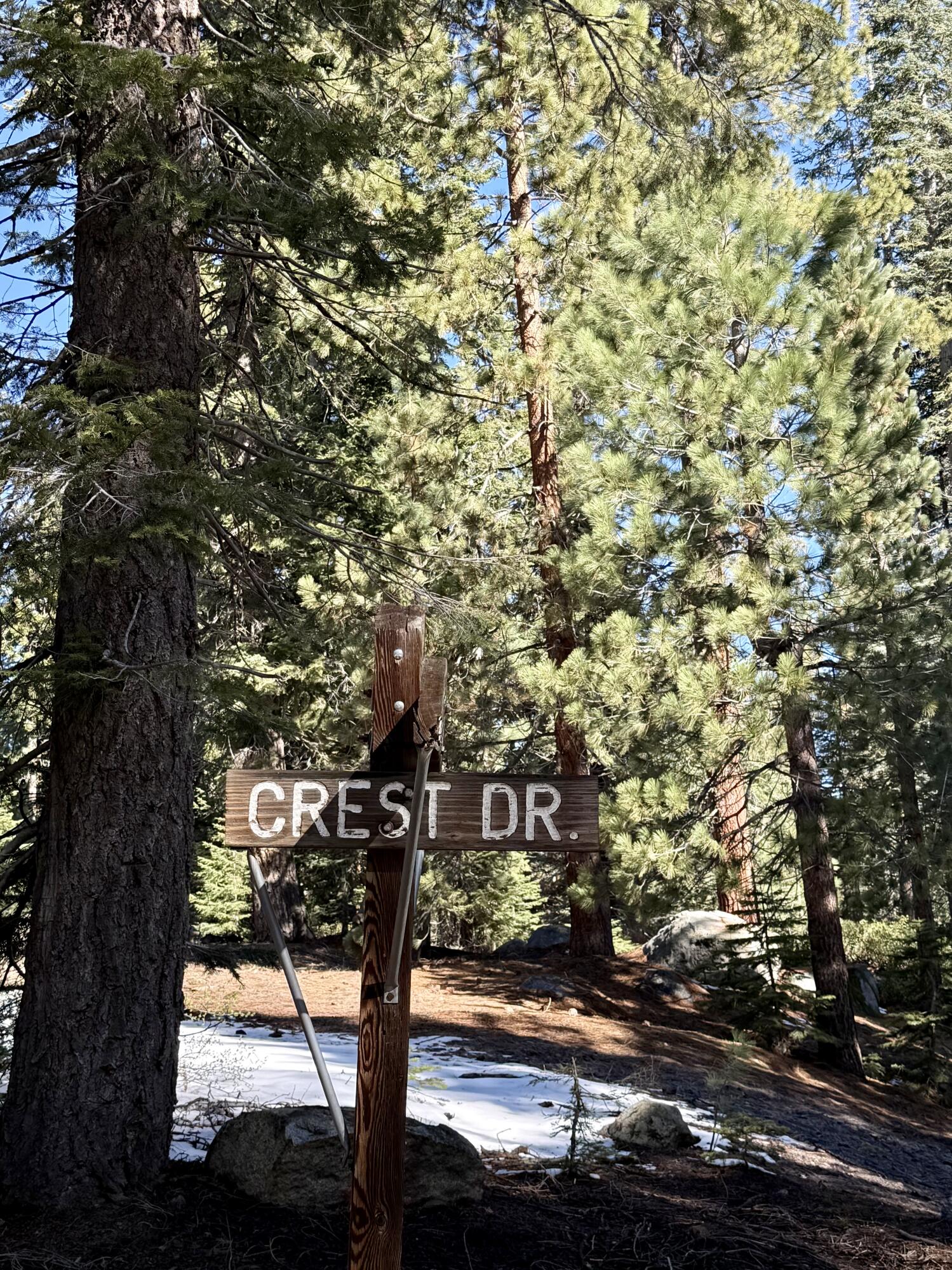 57464 Crest Dr, Springville, CA 93265