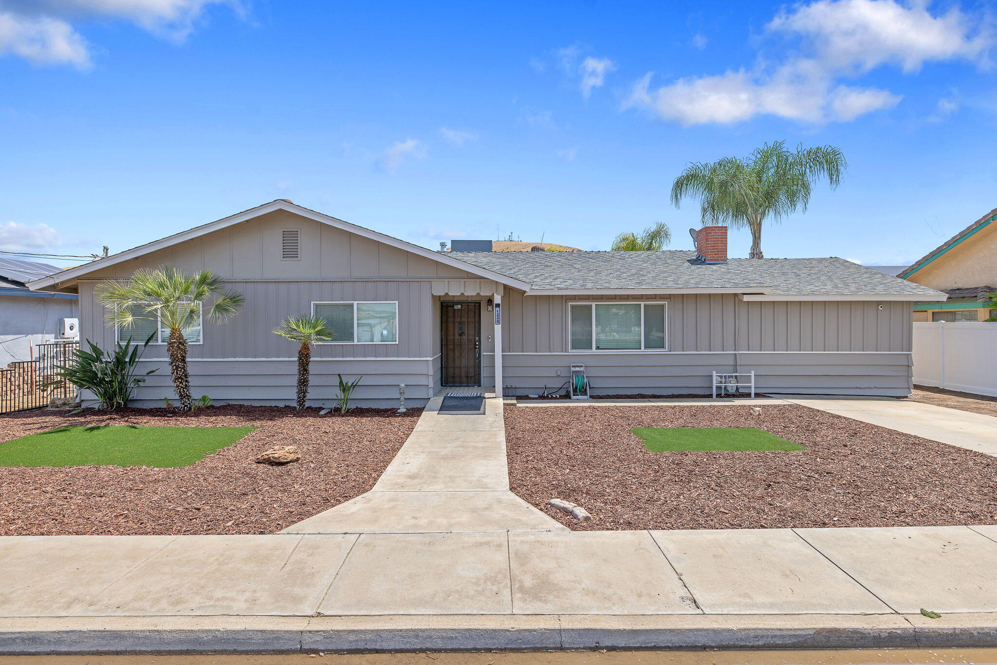 1228 W Linda Vista Ave, Porterville, CA 93257