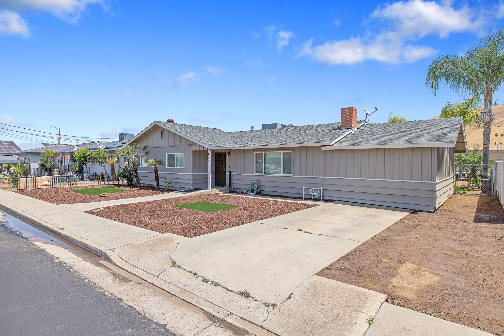 1228 W Linda Vista Ave, Porterville, CA 93257