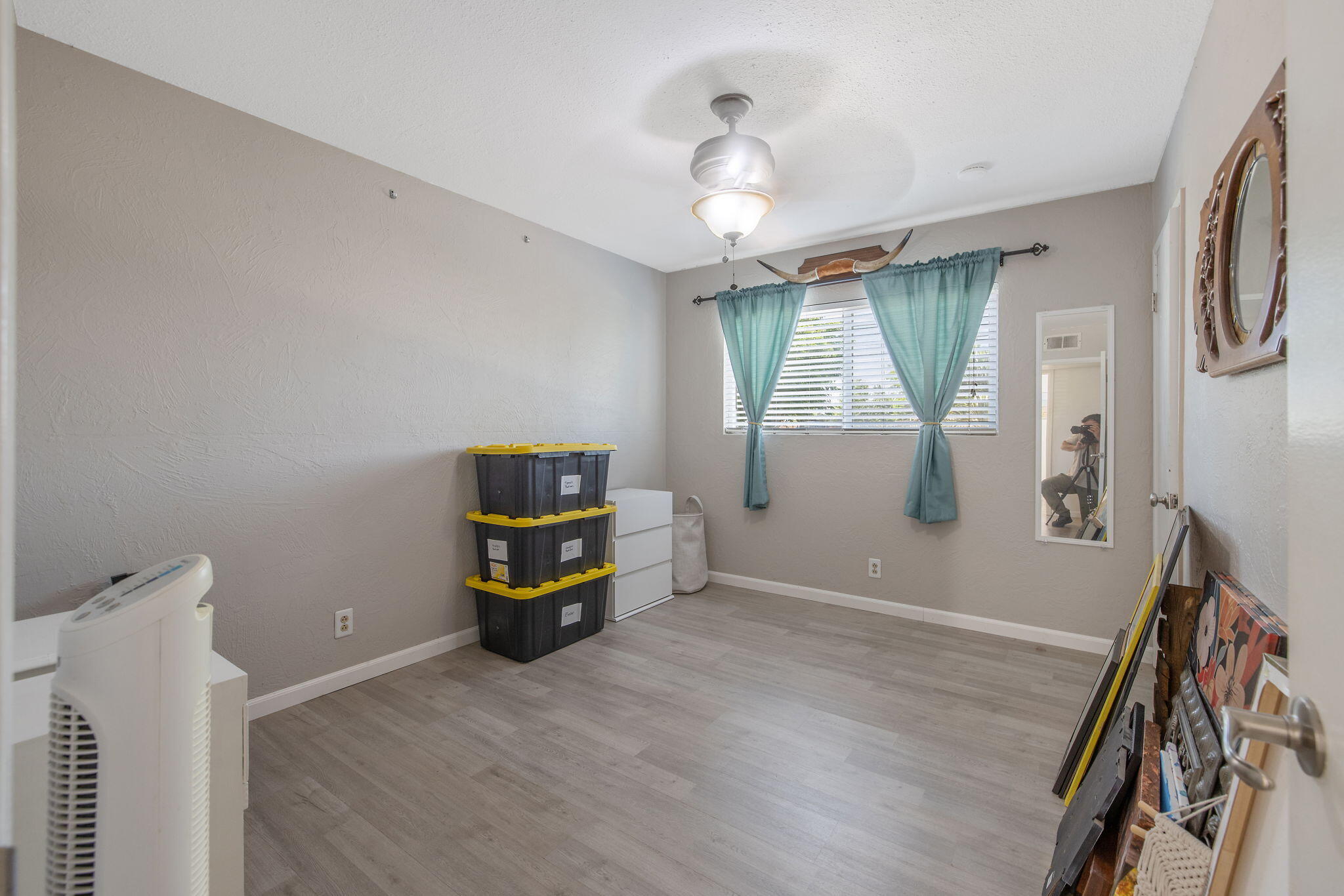 1228 W Linda Vista Ave, Porterville, CA 93257