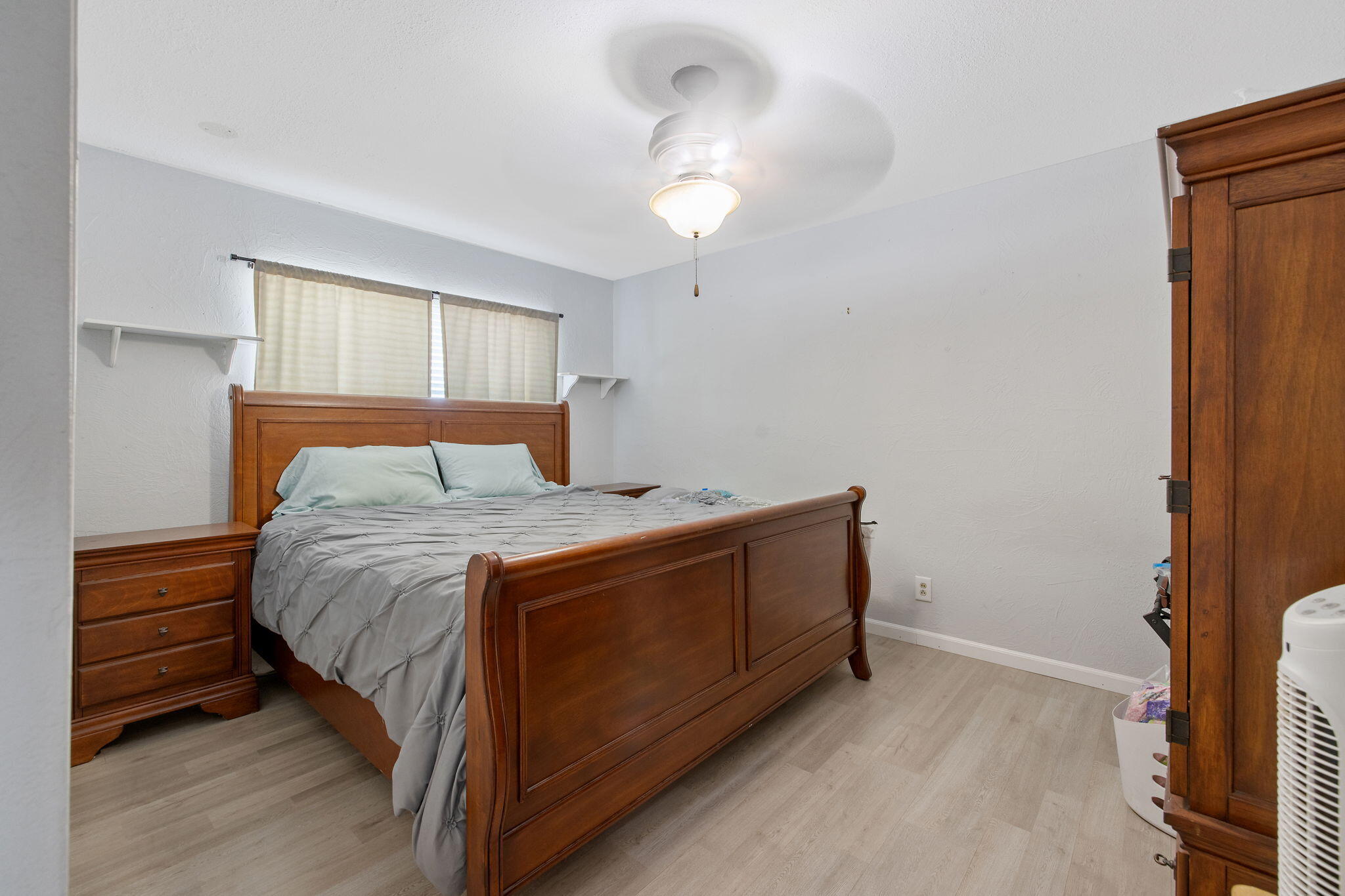 1228 W Linda Vista Ave, Porterville, CA 93257