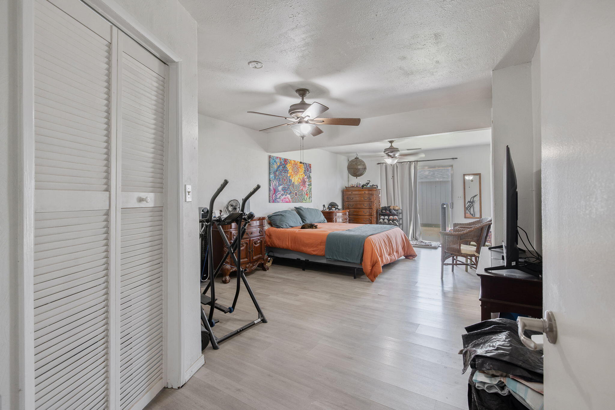 1228 W Linda Vista Ave, Porterville, CA 93257