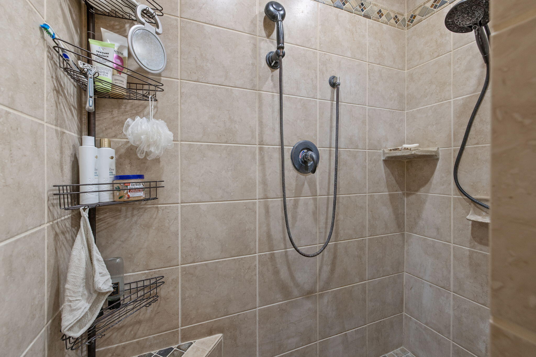 1228 W Linda Vista Ave, Porterville, CA 93257