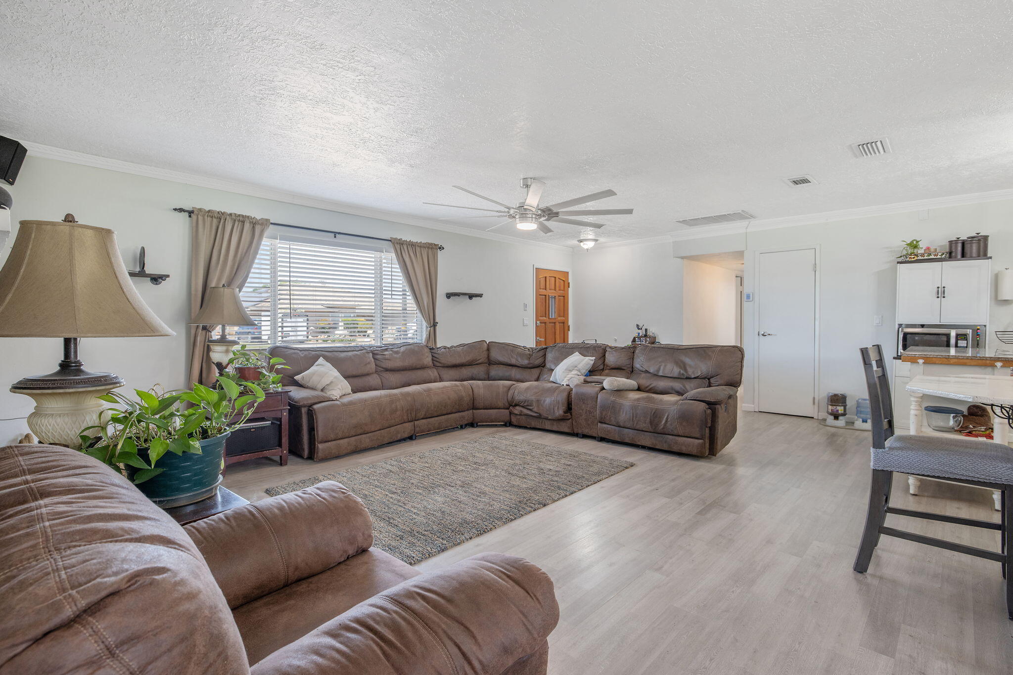 1228 W Linda Vista Ave, Porterville, CA 93257