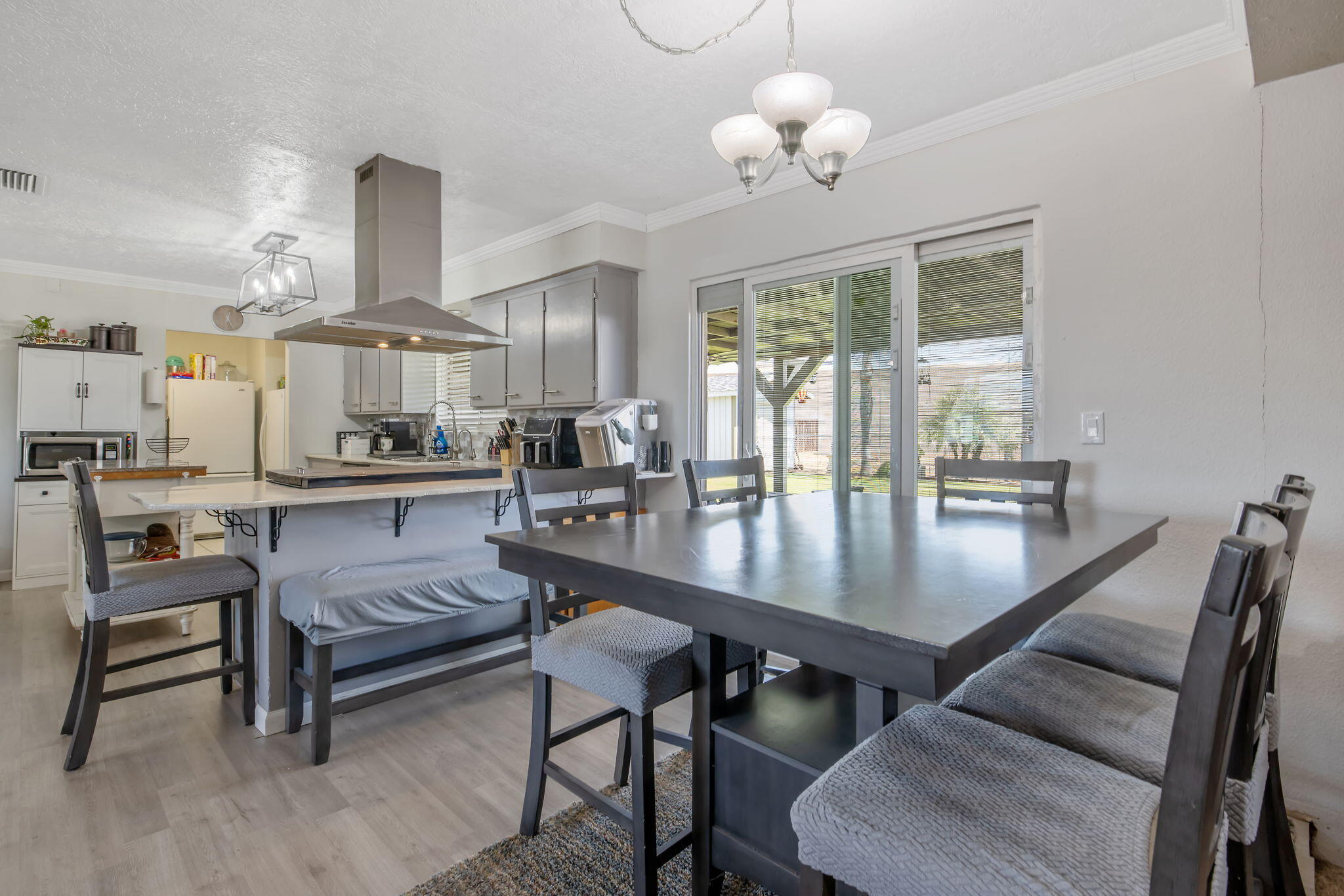 1228 W Linda Vista Ave, Porterville, CA 93257