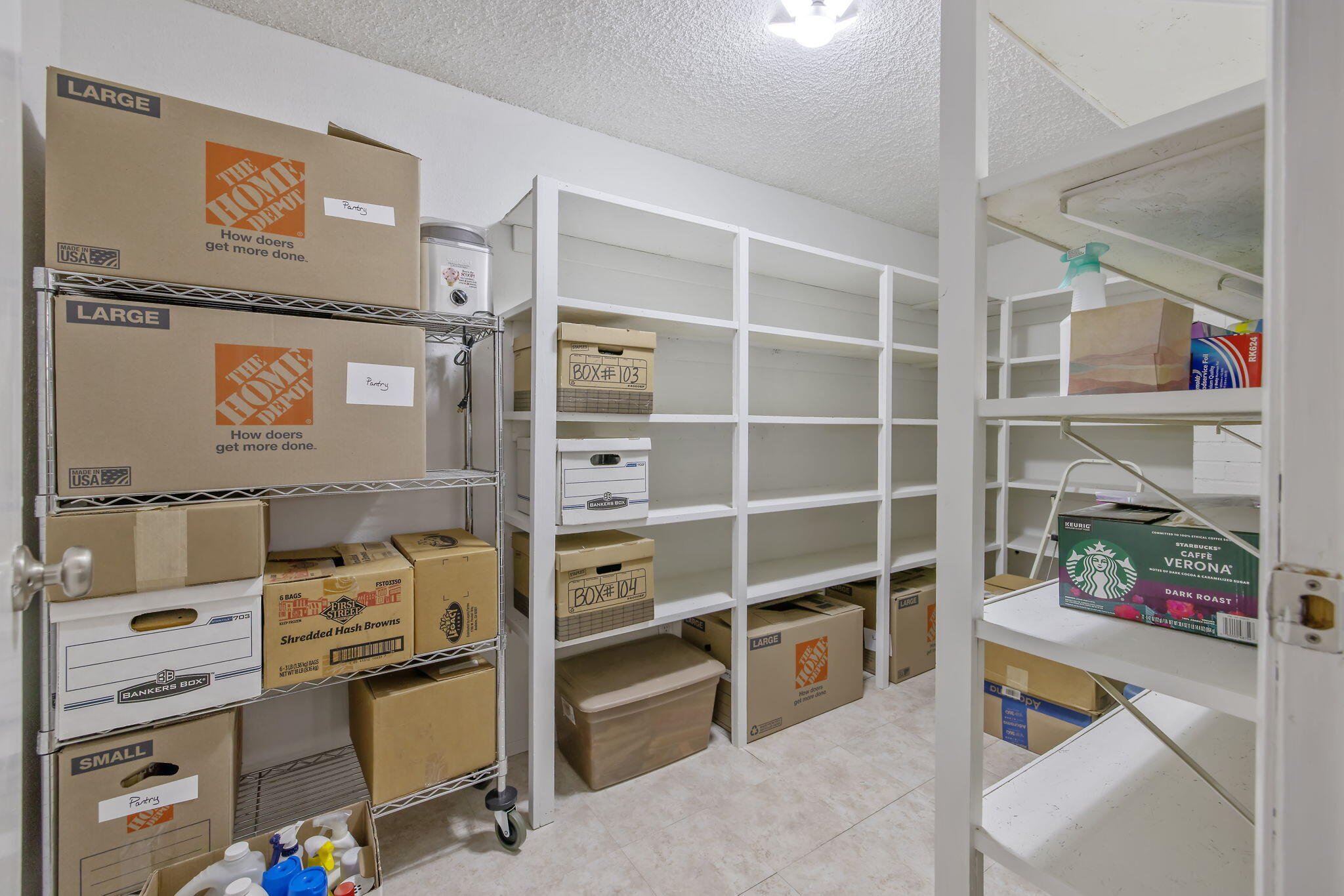 1228 W Linda Vista Ave, Porterville, CA 93257