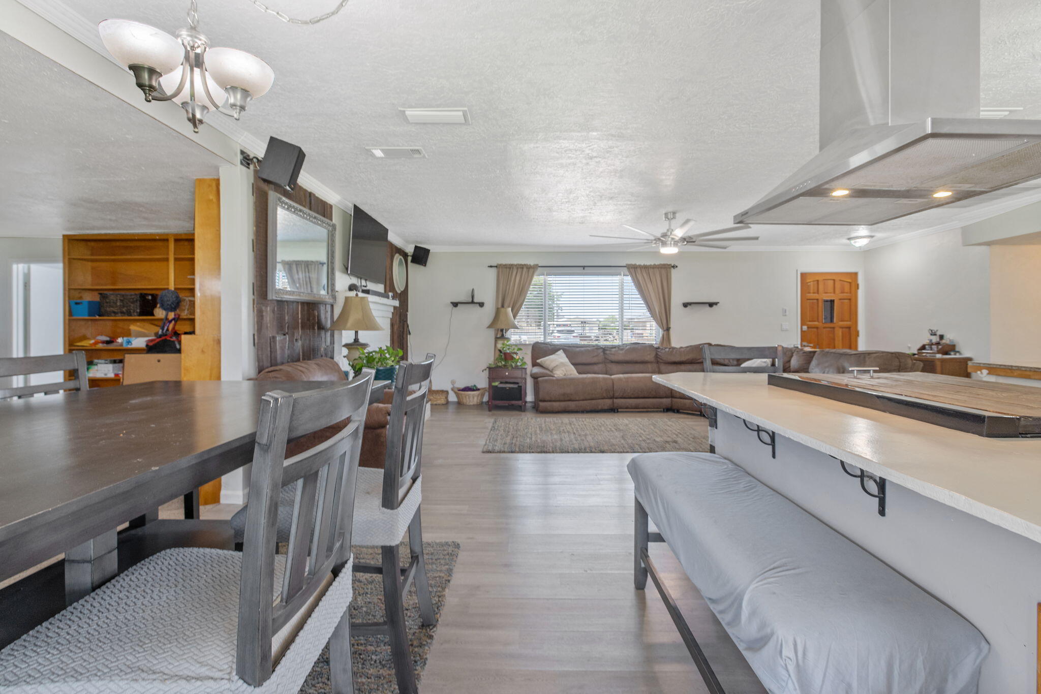 1228 W Linda Vista Ave, Porterville, CA 93257