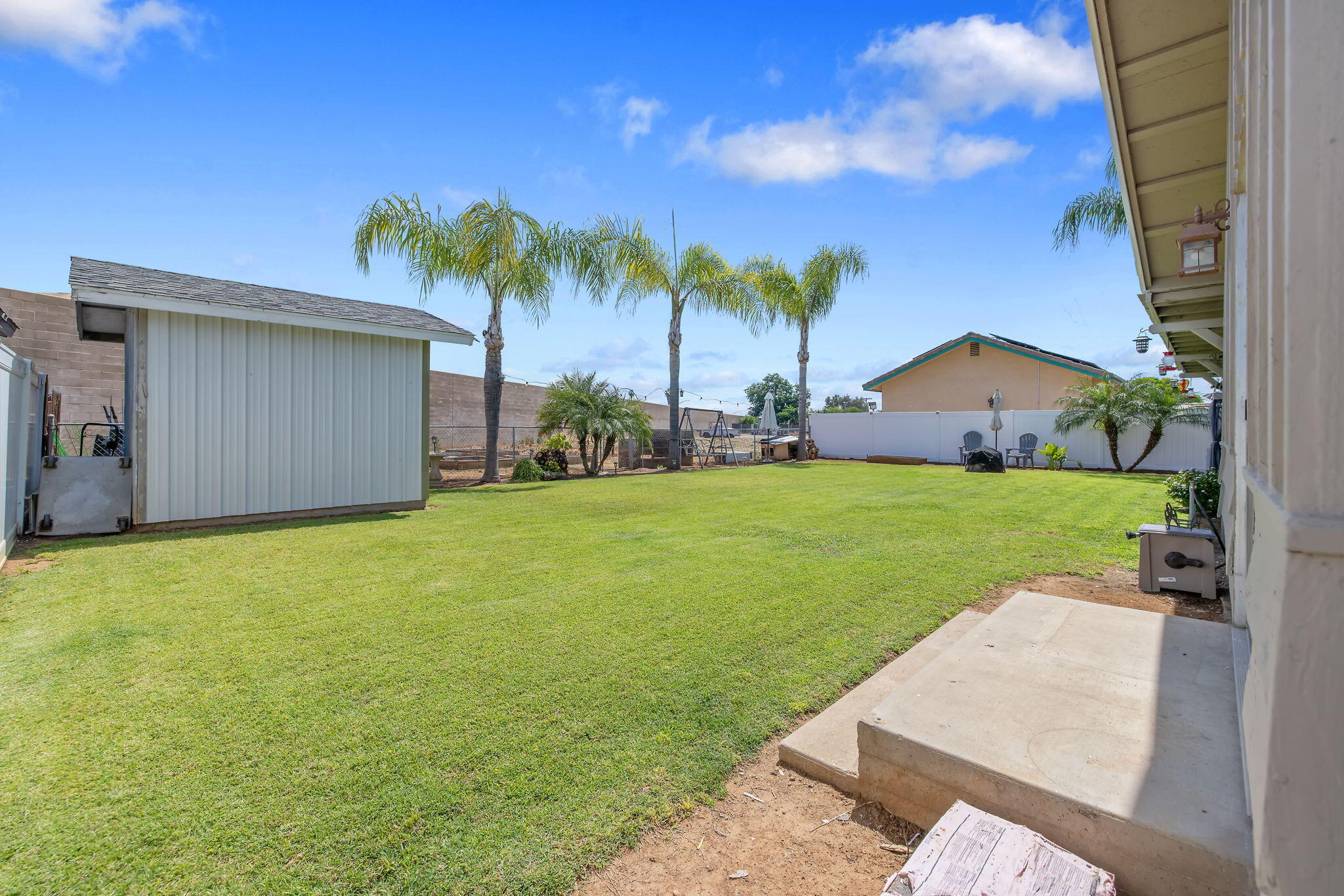 1228 W Linda Vista Ave, Porterville, CA 93257