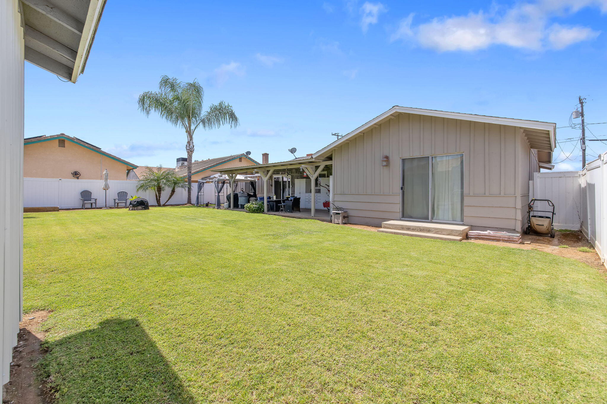 1228 W Linda Vista Ave, Porterville, CA 93257