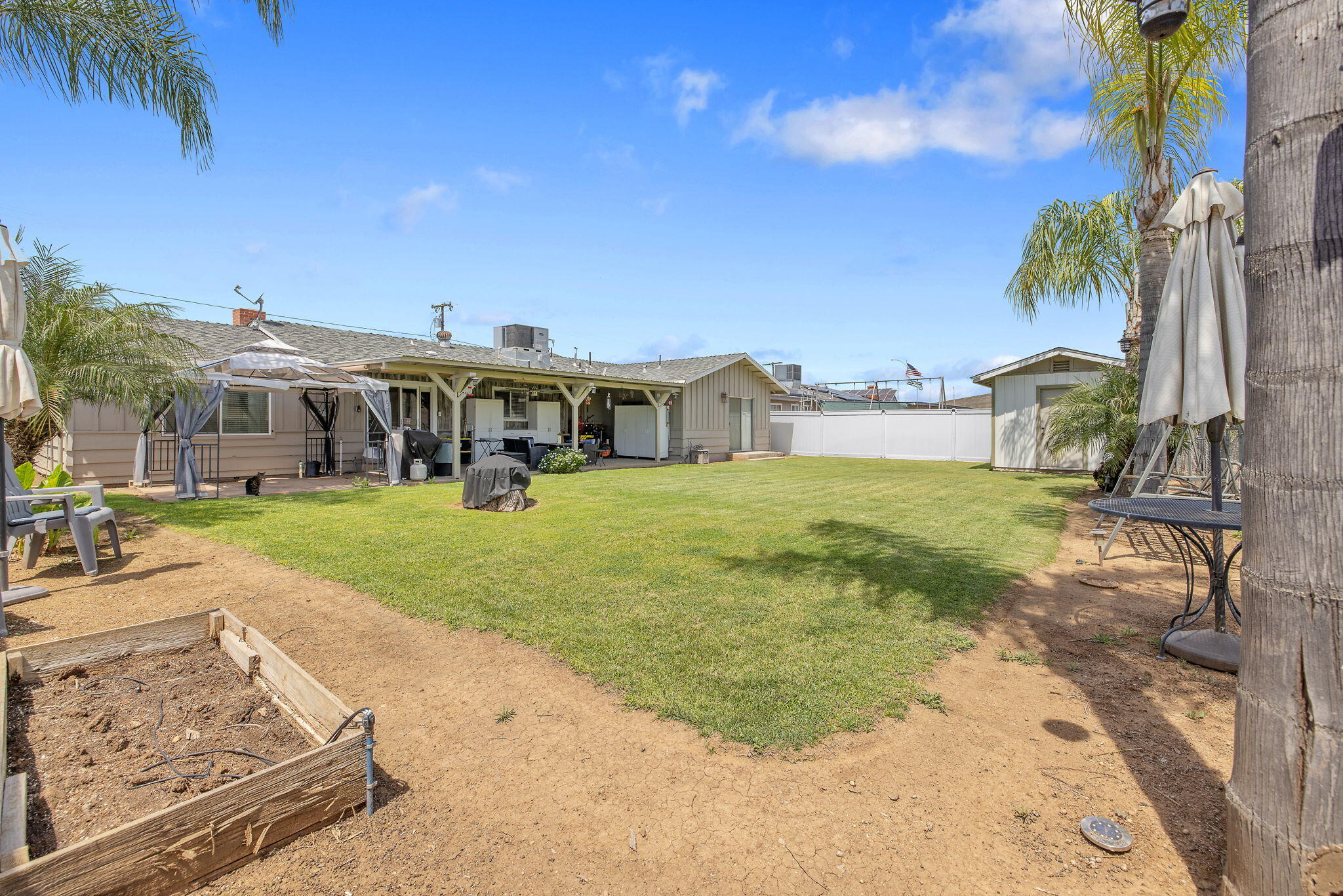 1228 W Linda Vista Ave, Porterville, CA 93257