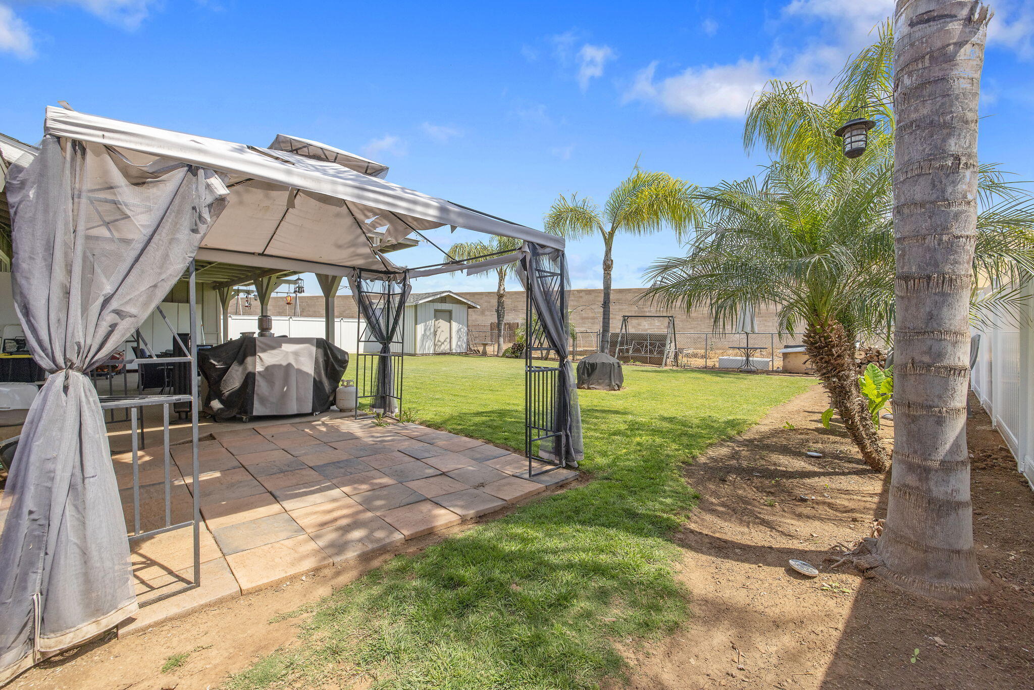 1228 W Linda Vista Ave, Porterville, CA 93257