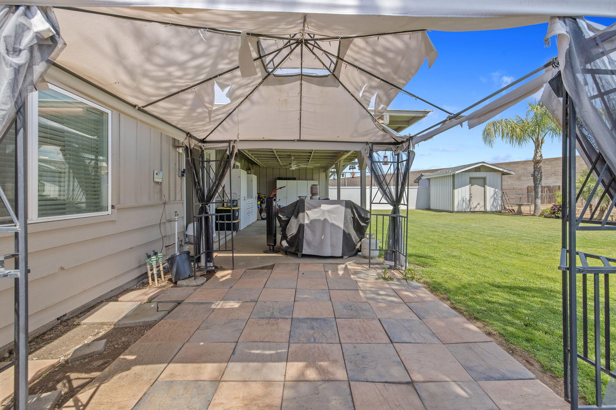 1228 W Linda Vista Ave, Porterville, CA 93257