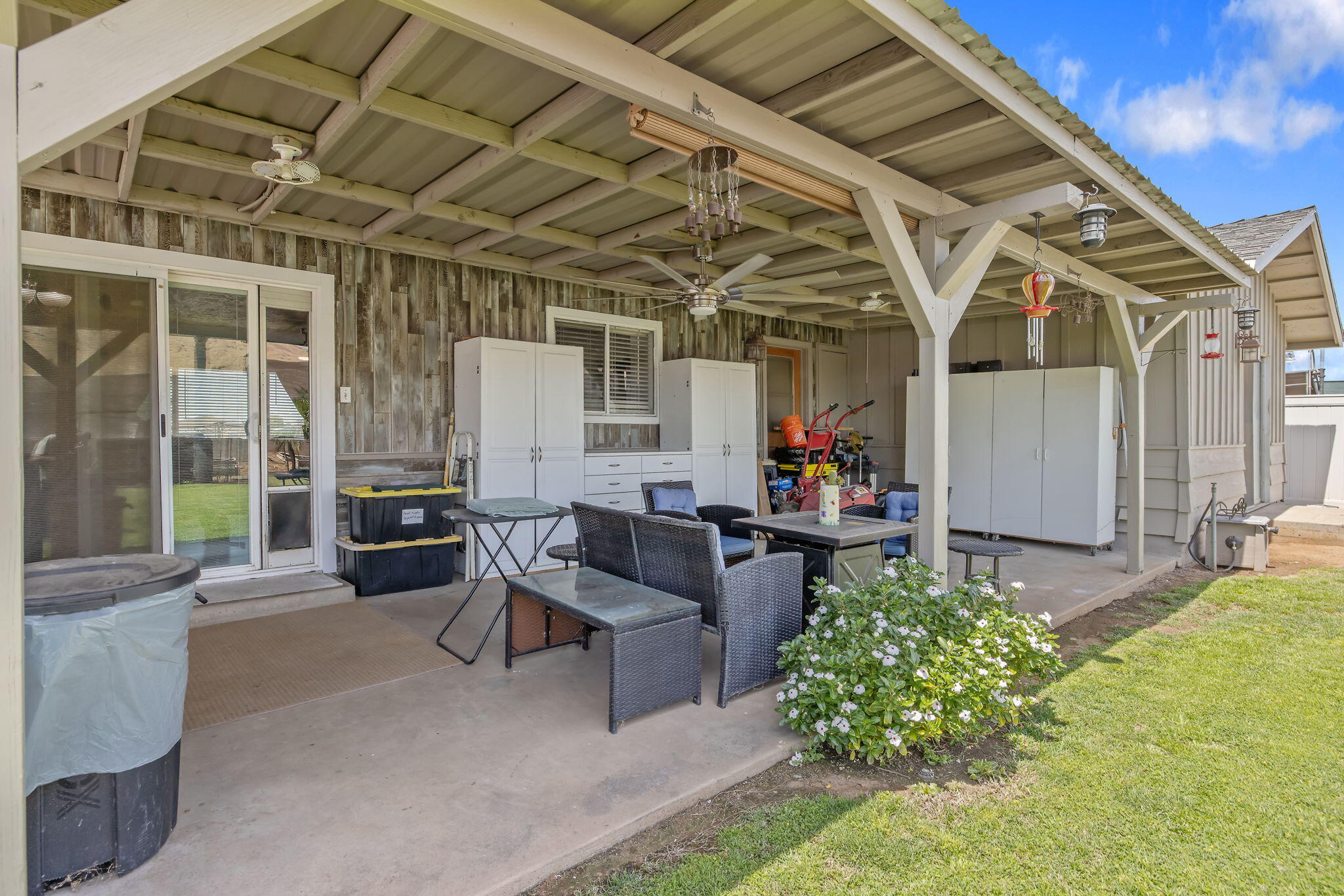 1228 W Linda Vista Ave, Porterville, CA 93257