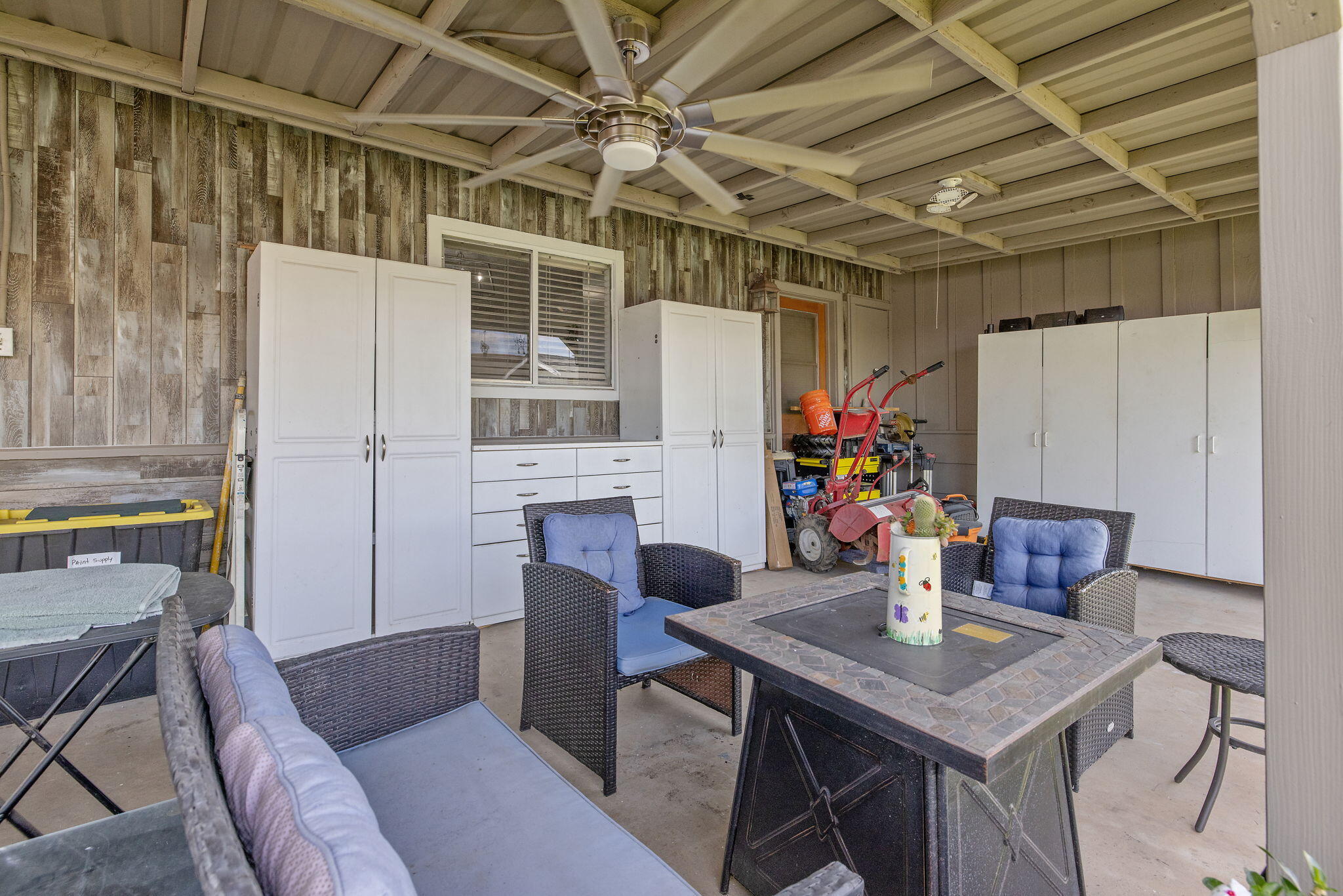 1228 W Linda Vista Ave, Porterville, CA 93257