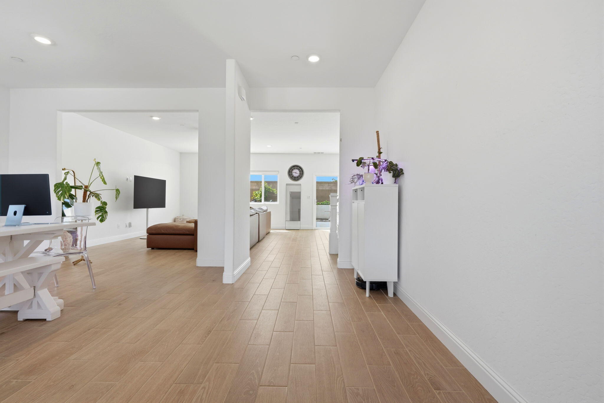 2429 W Claridge Way, Hanford, CA 93230