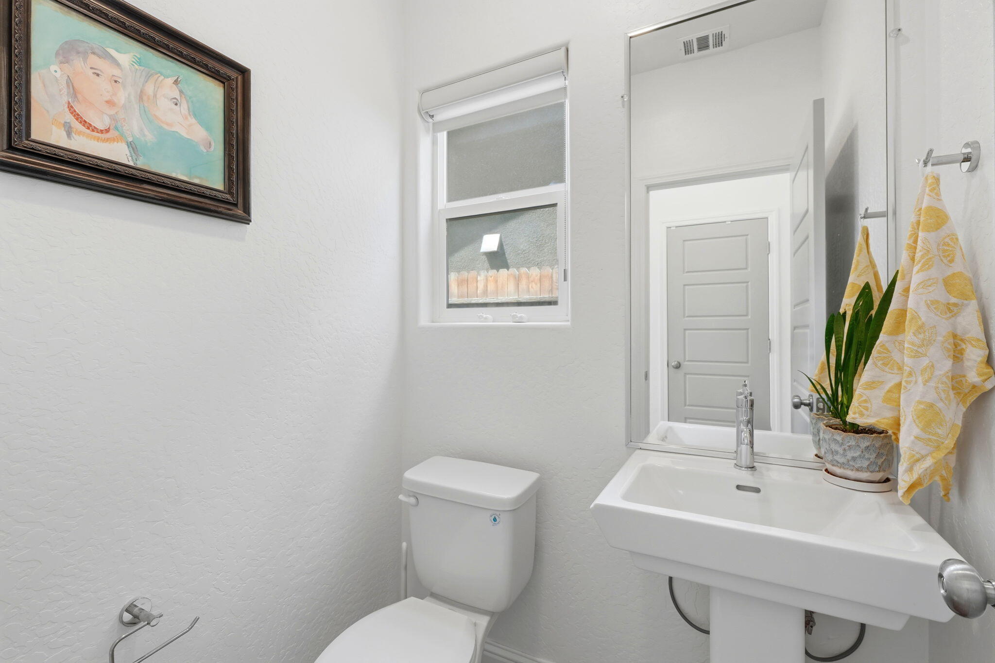 2429 W Claridge Way, Hanford, CA 93230