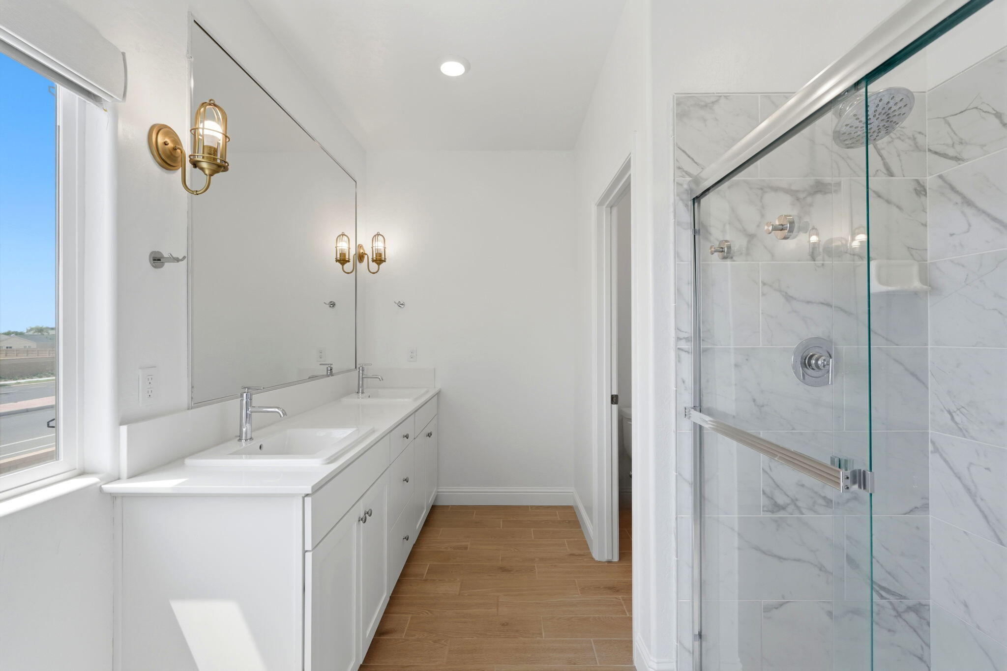 2429 W Claridge Way, Hanford, CA 93230