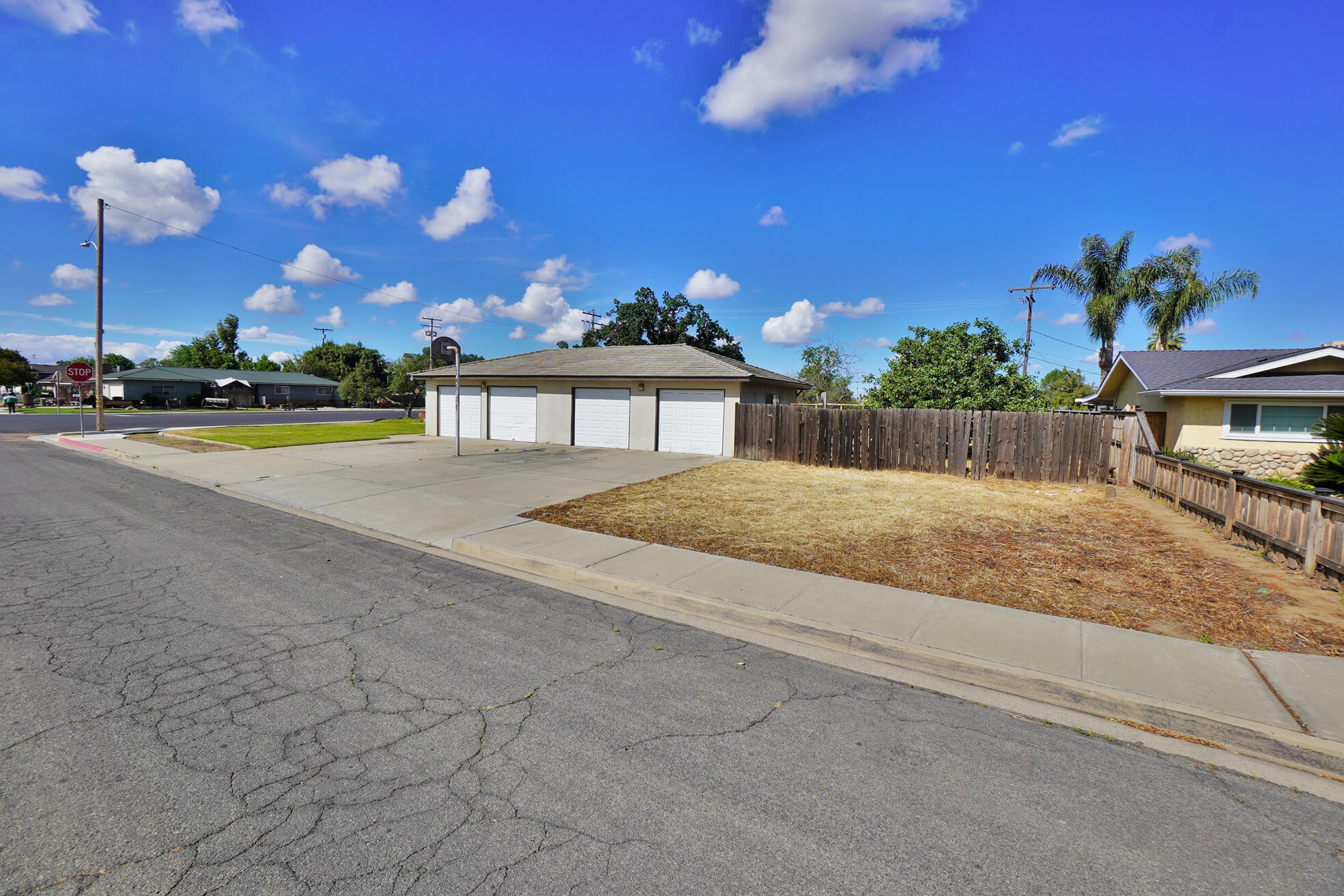 842 E Florinda St, Hanford, CA 93230